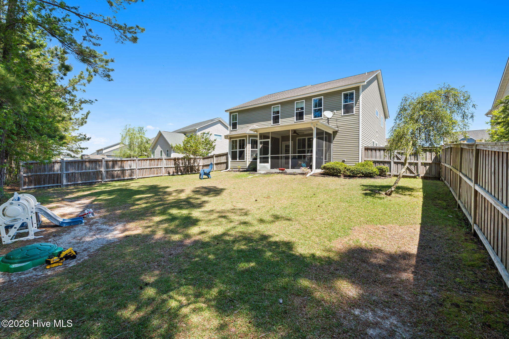 100566892 | Photo 47