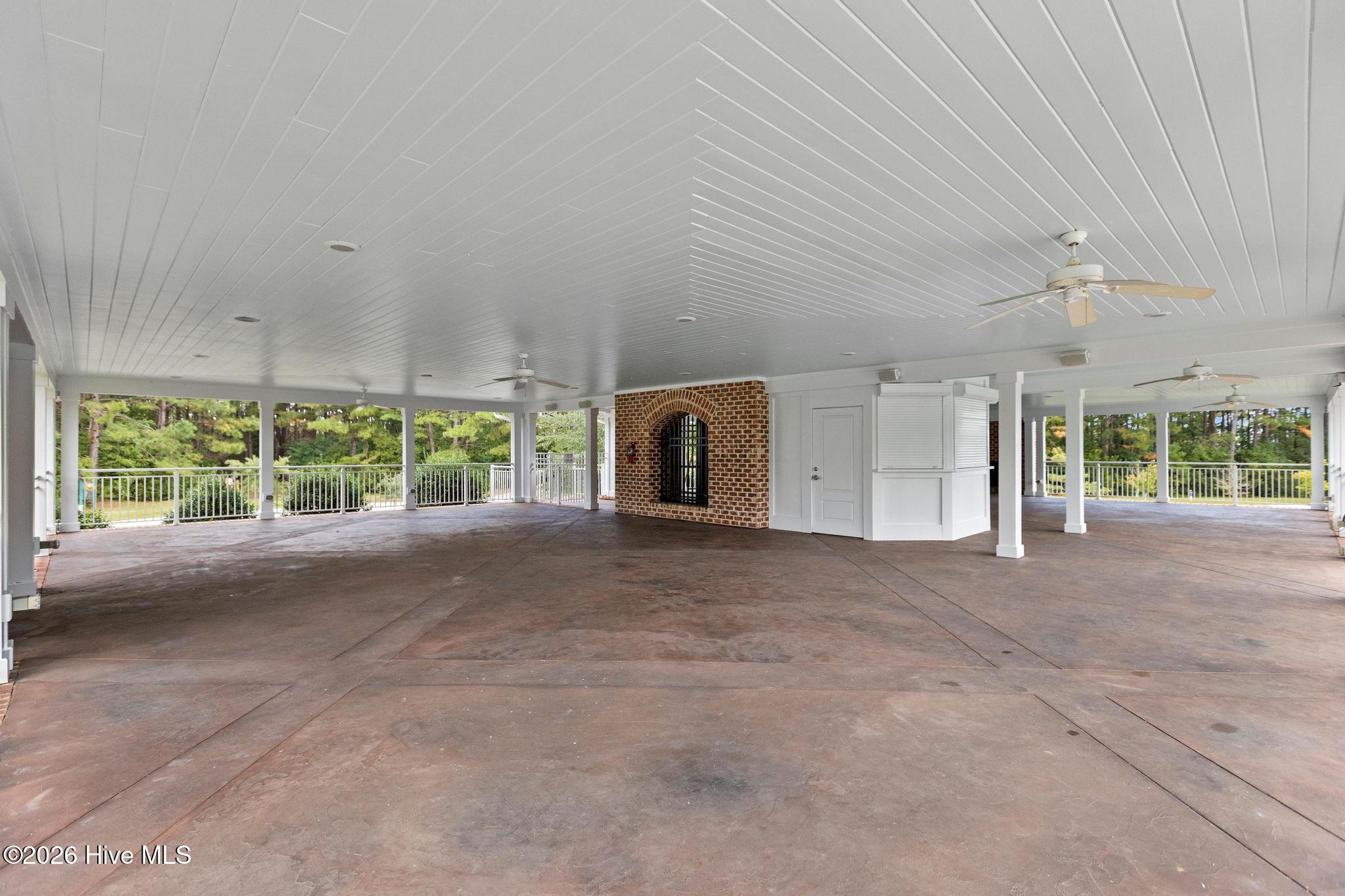 100555770 | Photo 60