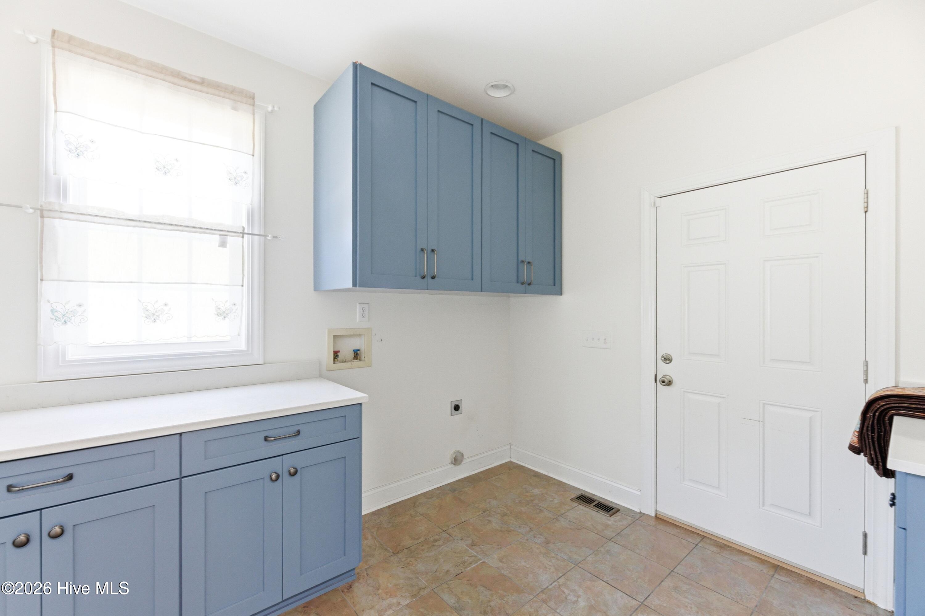 100564216 | Photo 34