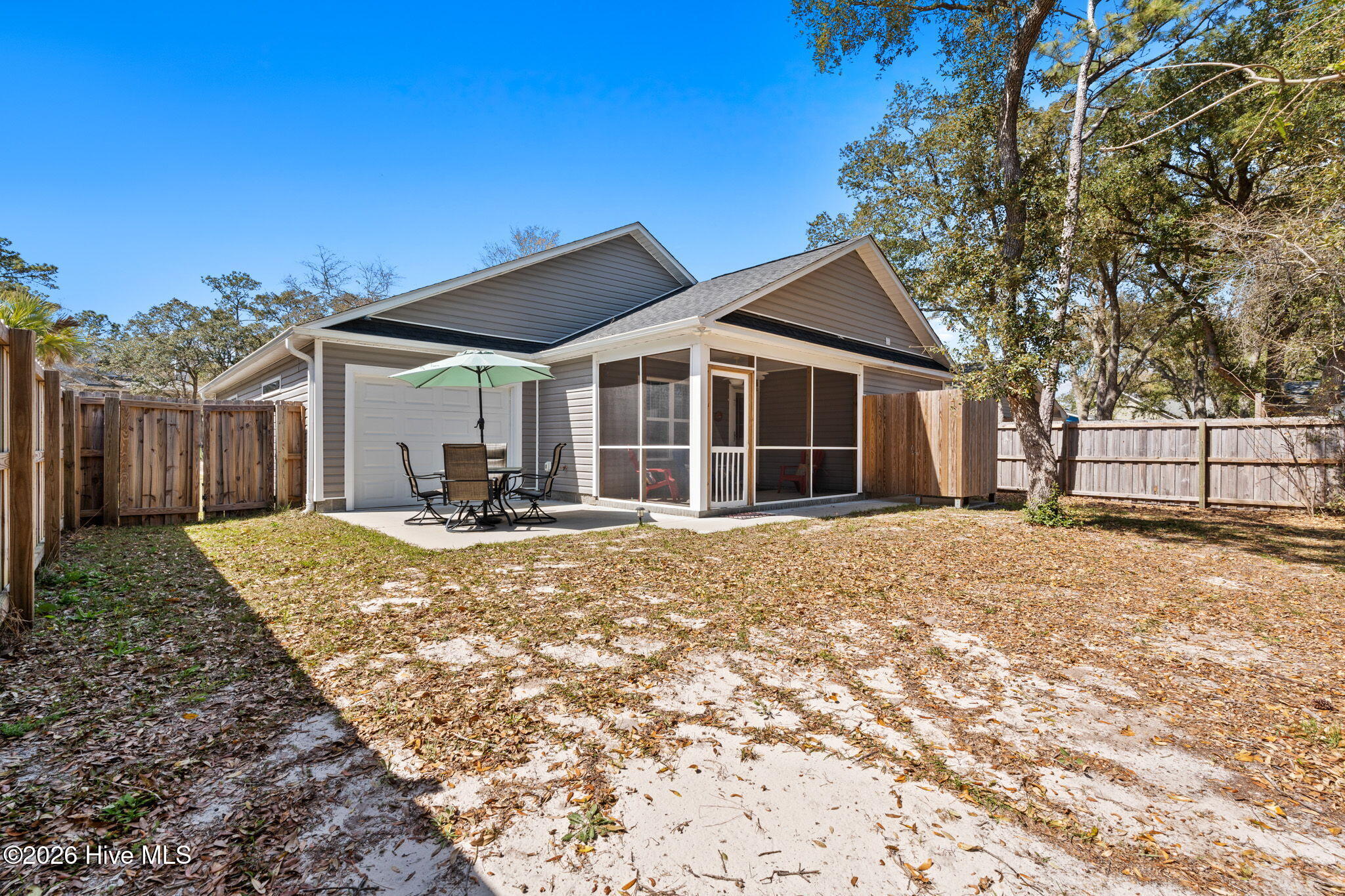 100564601 | Photo 42