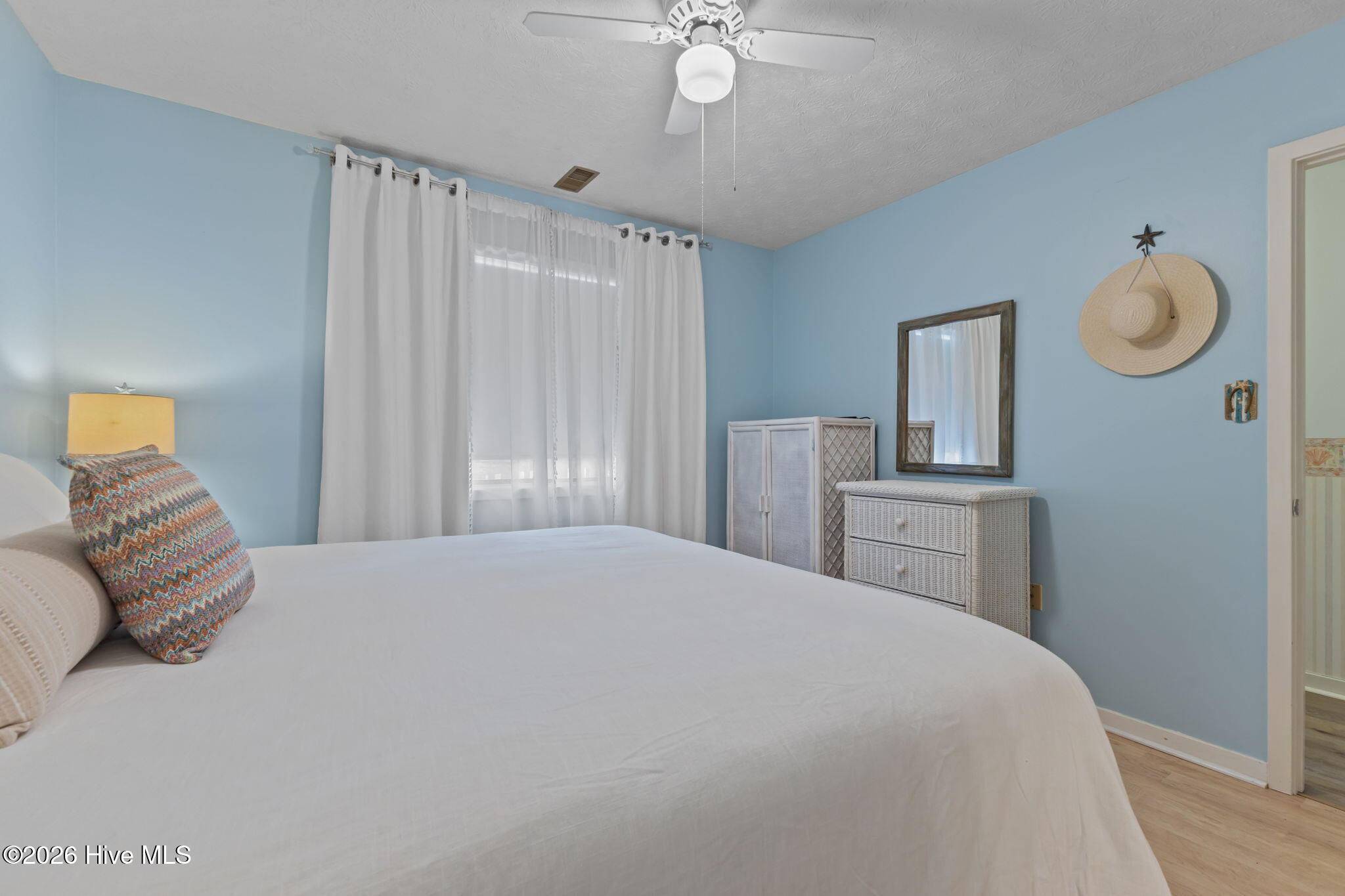 100516051 | Photo 14