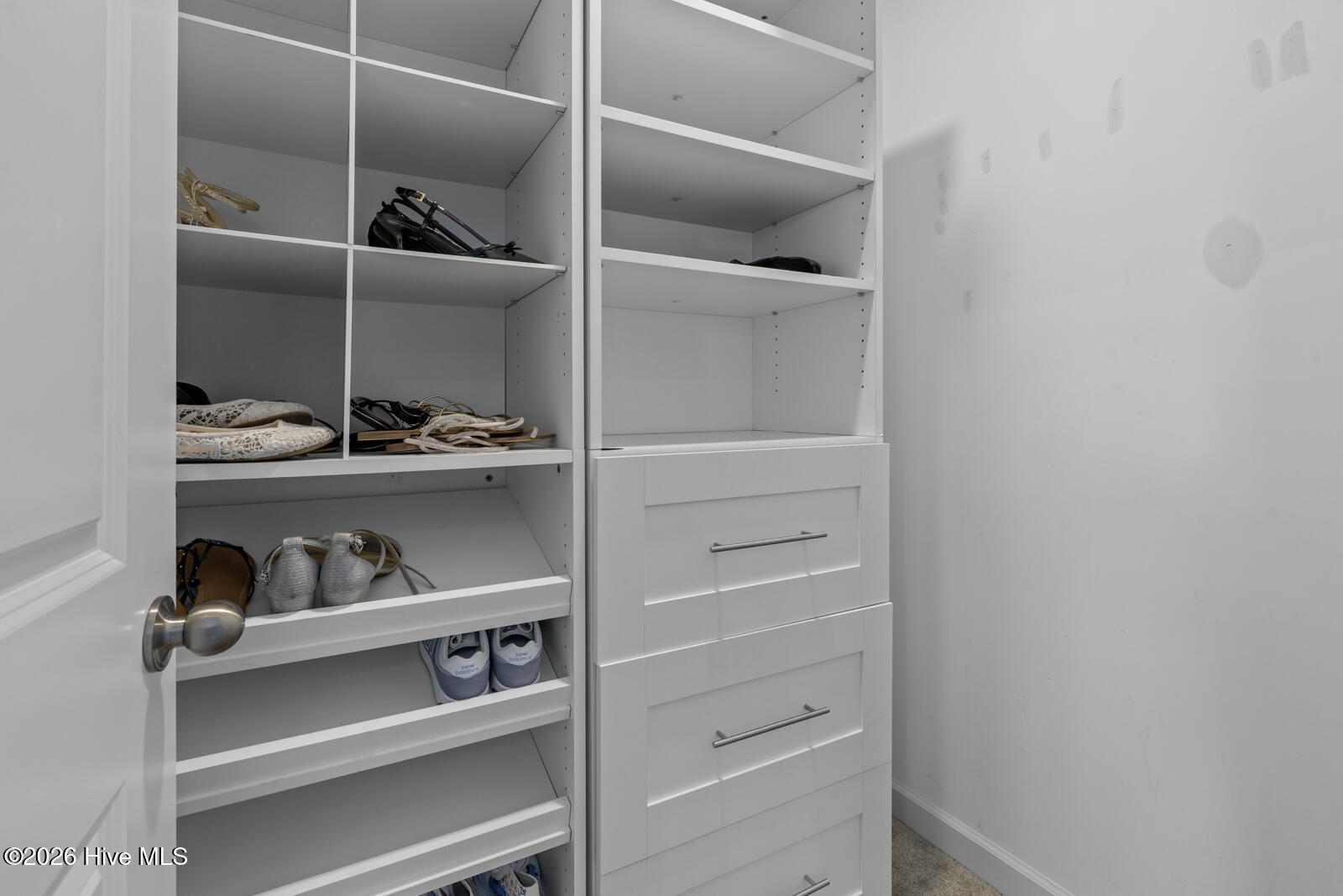 100562382 | Photo 11