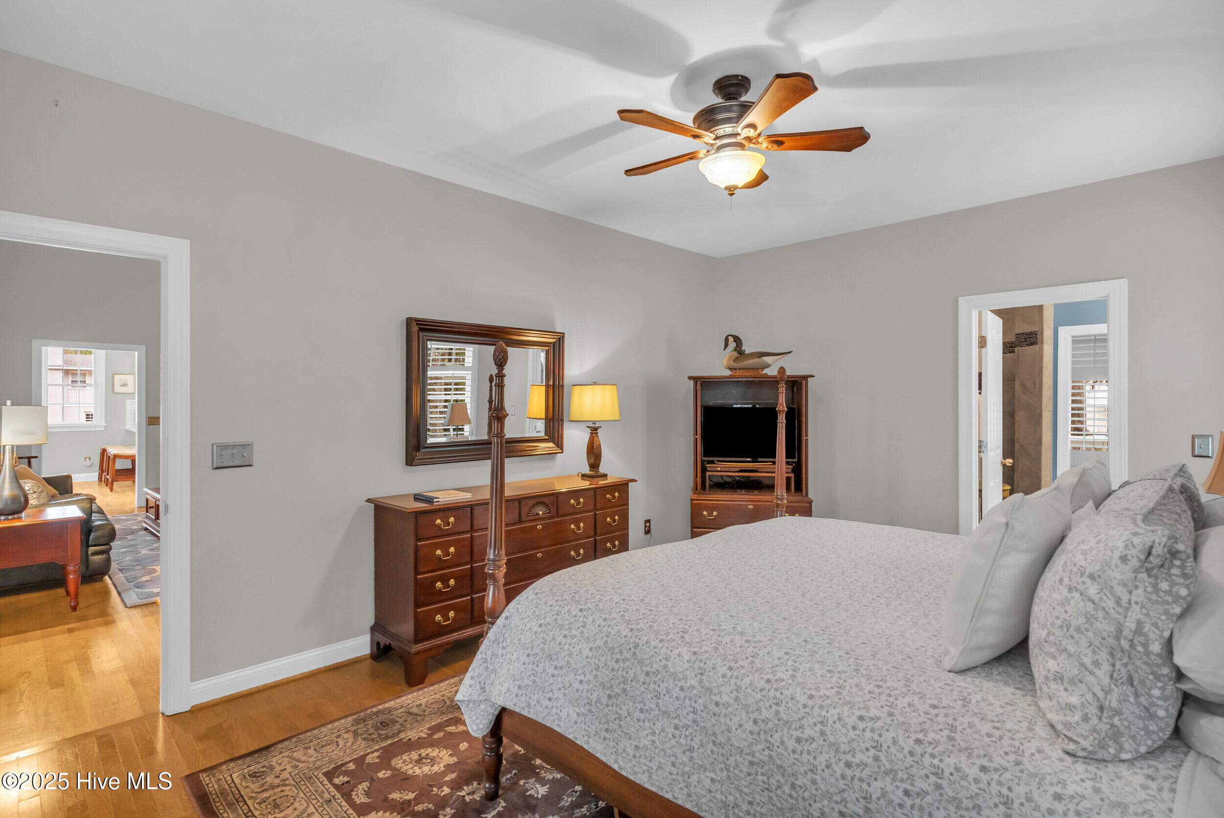 100537749 | Photo 22