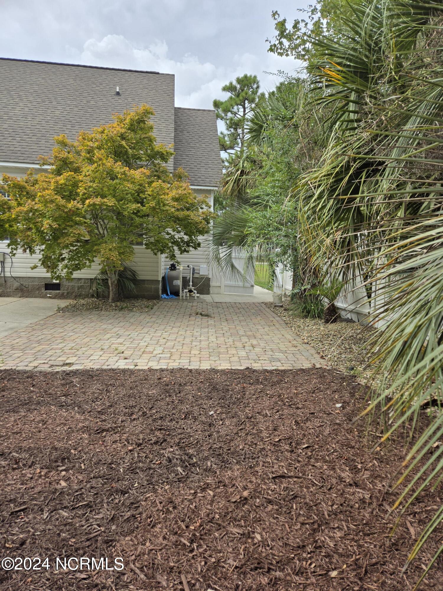 100465743 | Photo 63