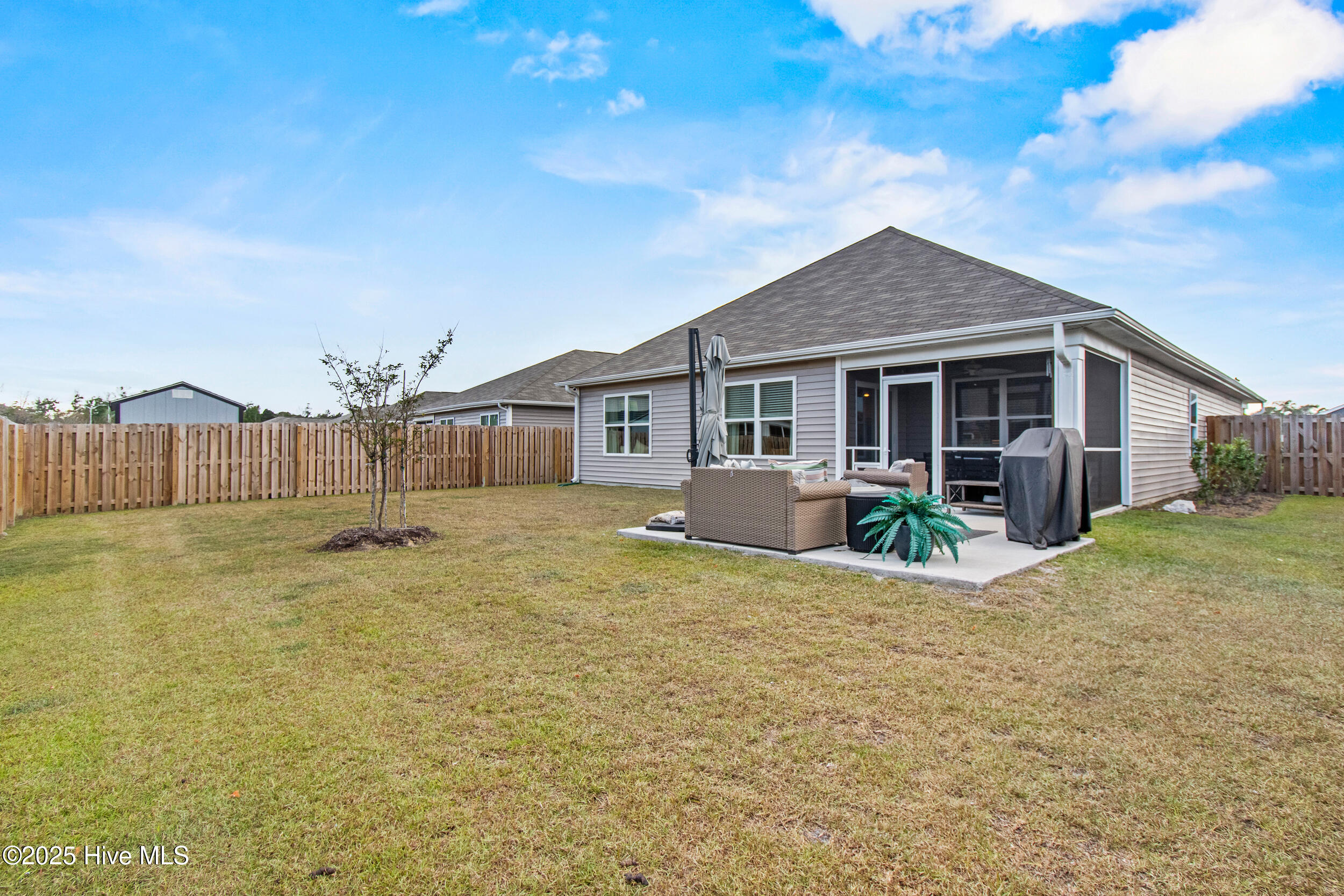 100533883 | Photo 43