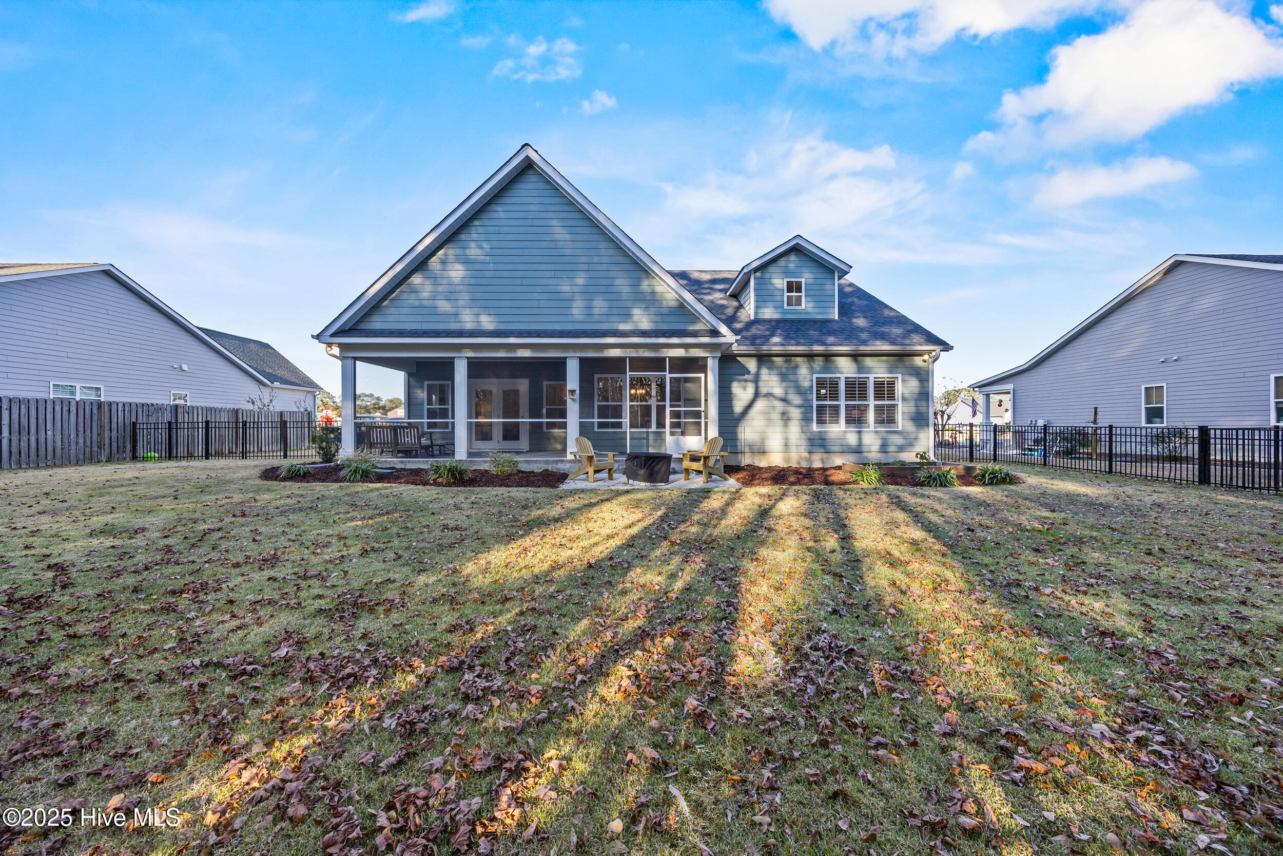 100545098 | Photo 33