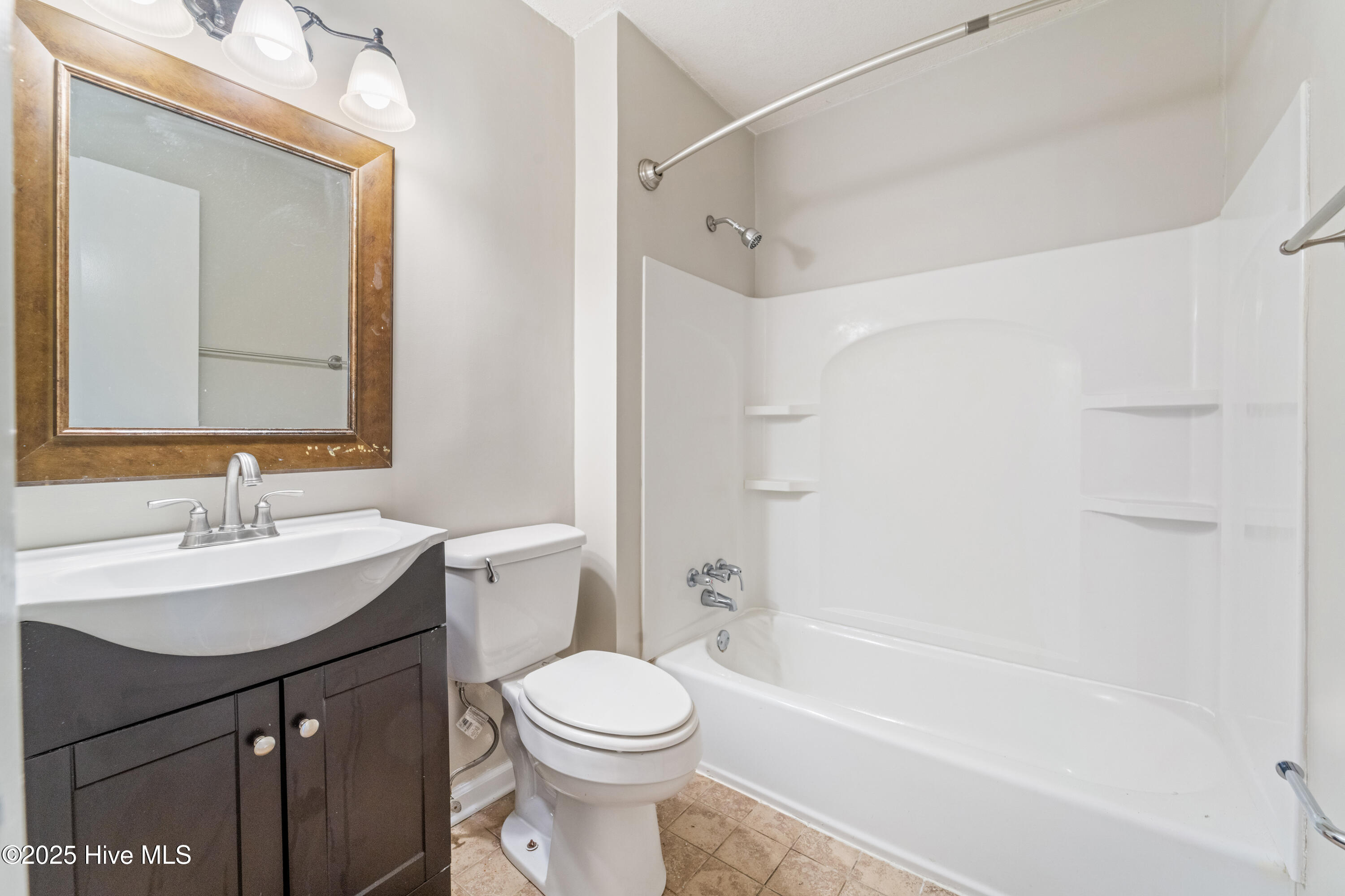 100537684 | Photo 11