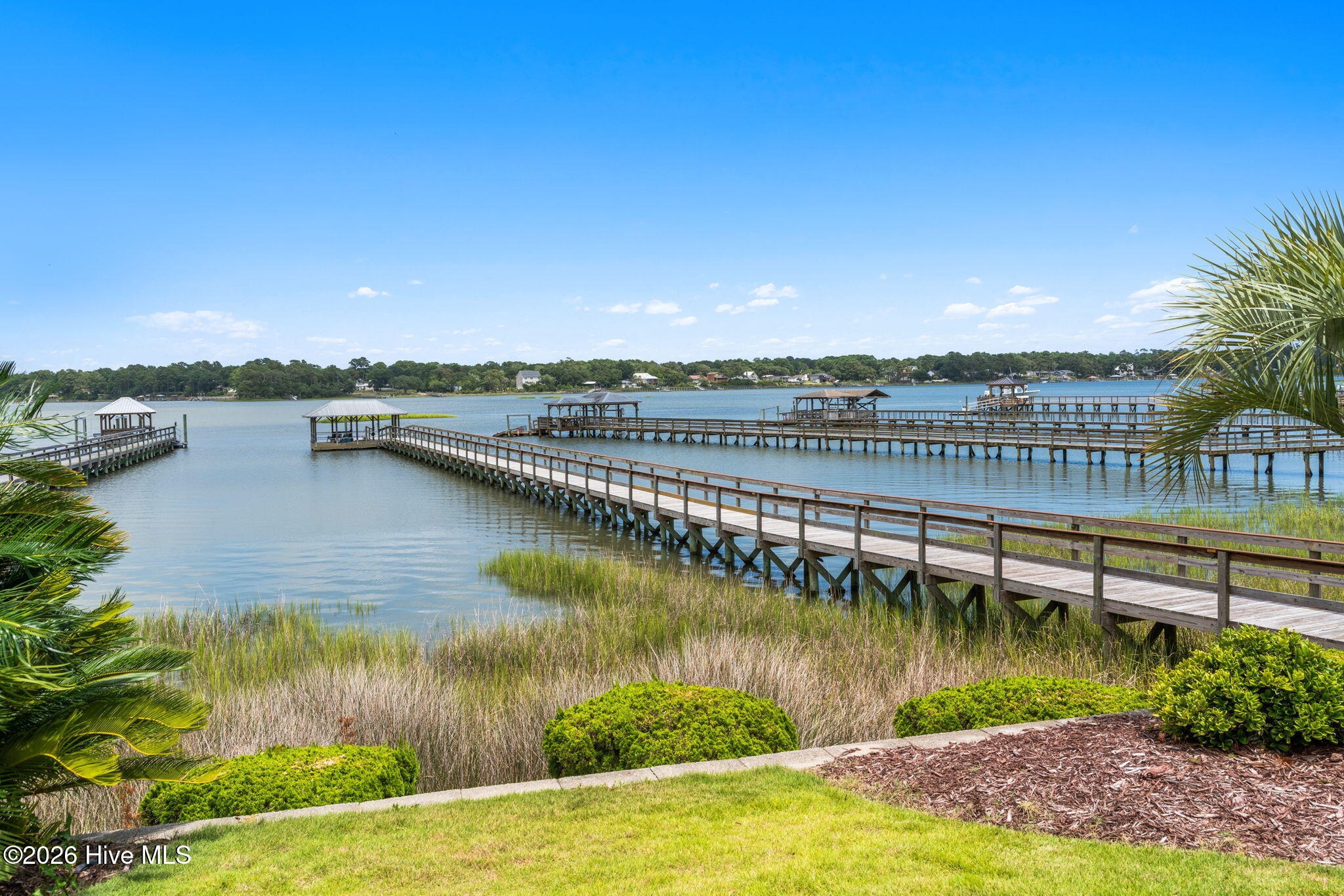 100554709 | Photo 32