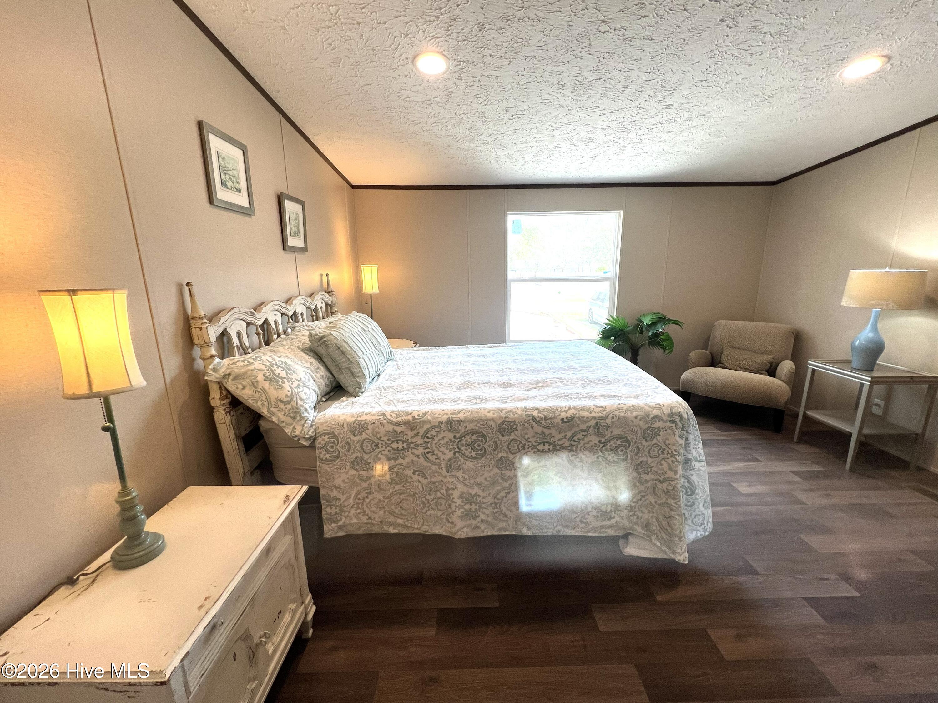 100563210 | Photo 12