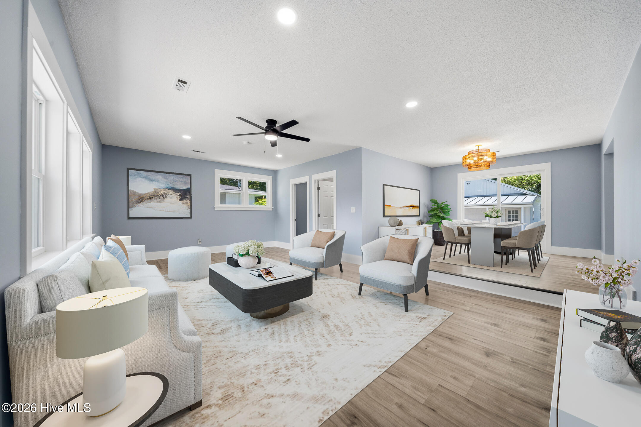 100570664 | Photo 25