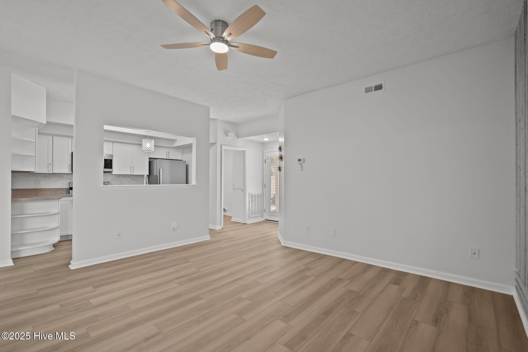 7) 62373-68bc7c94c3c33