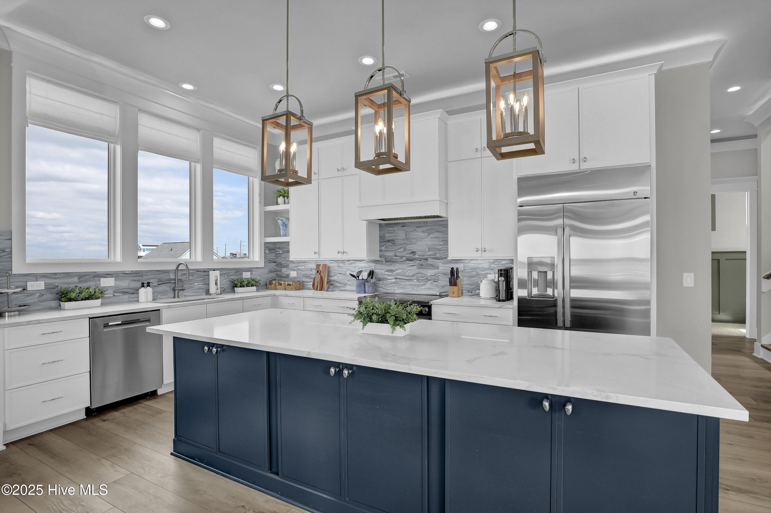 100555615 | Photo 33