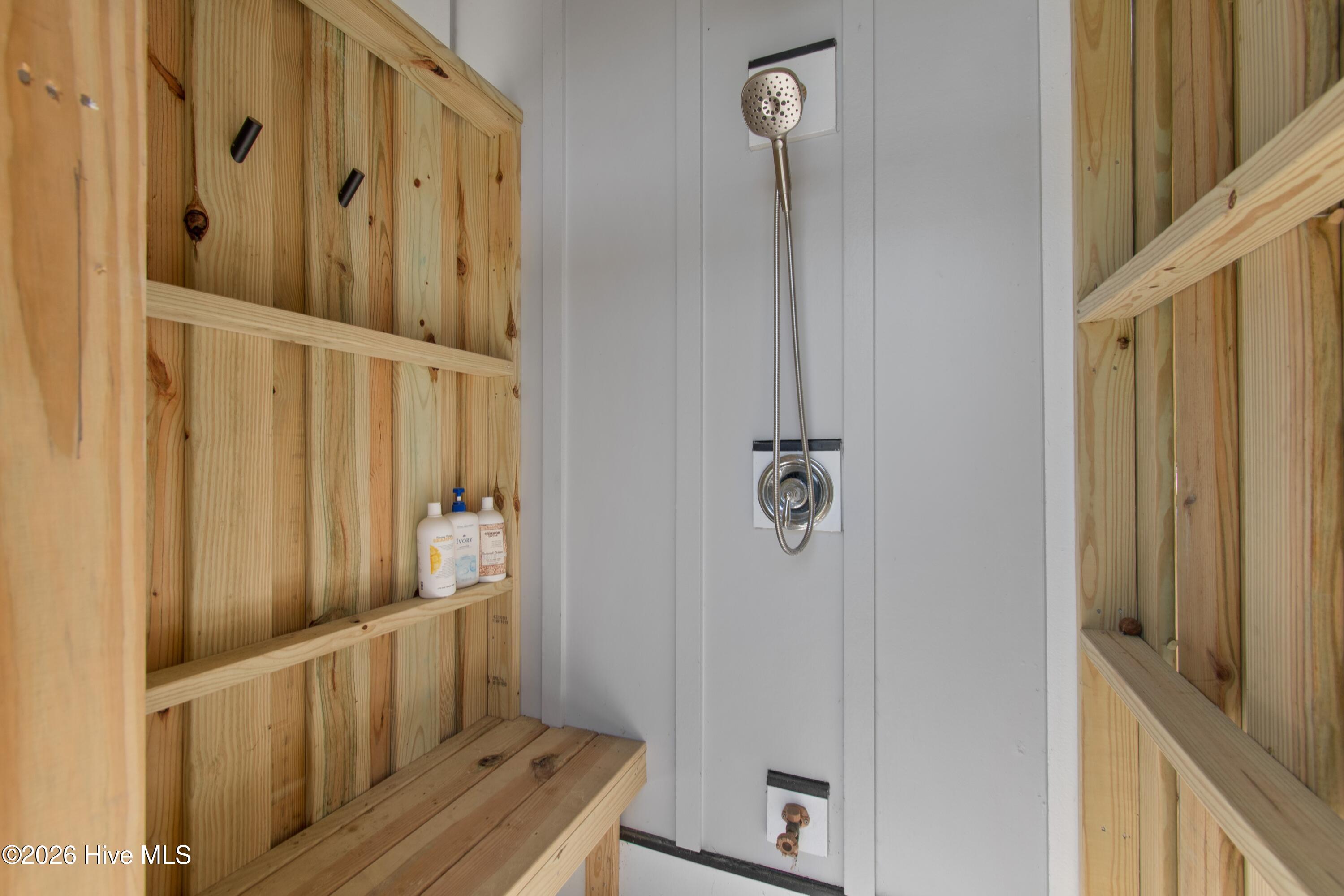 100567576 | Photo 44