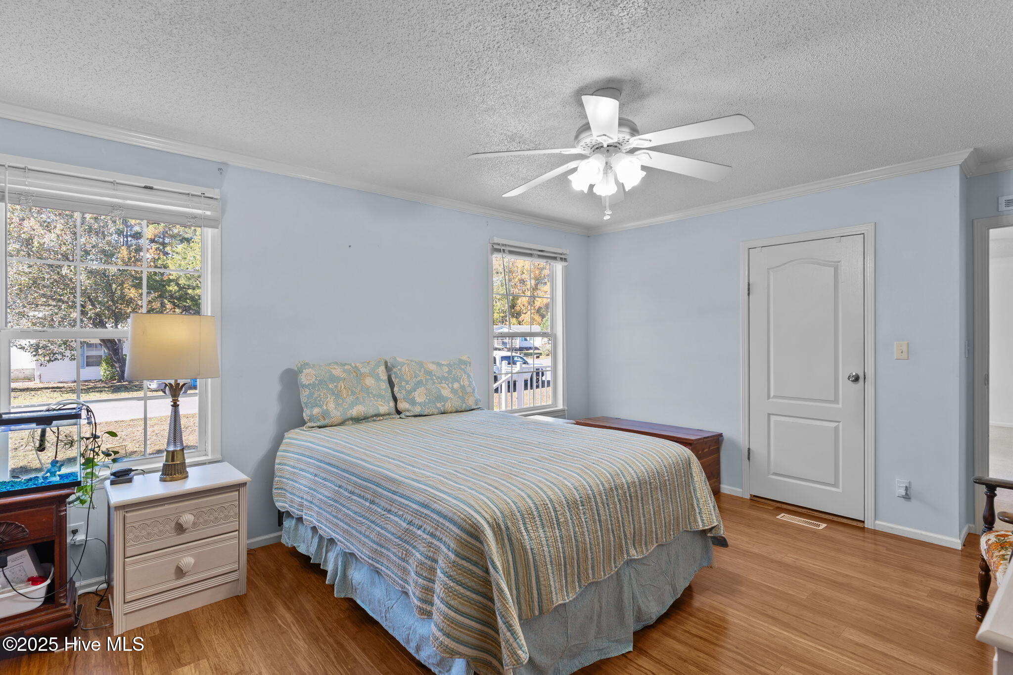 100535102 | Photo 19