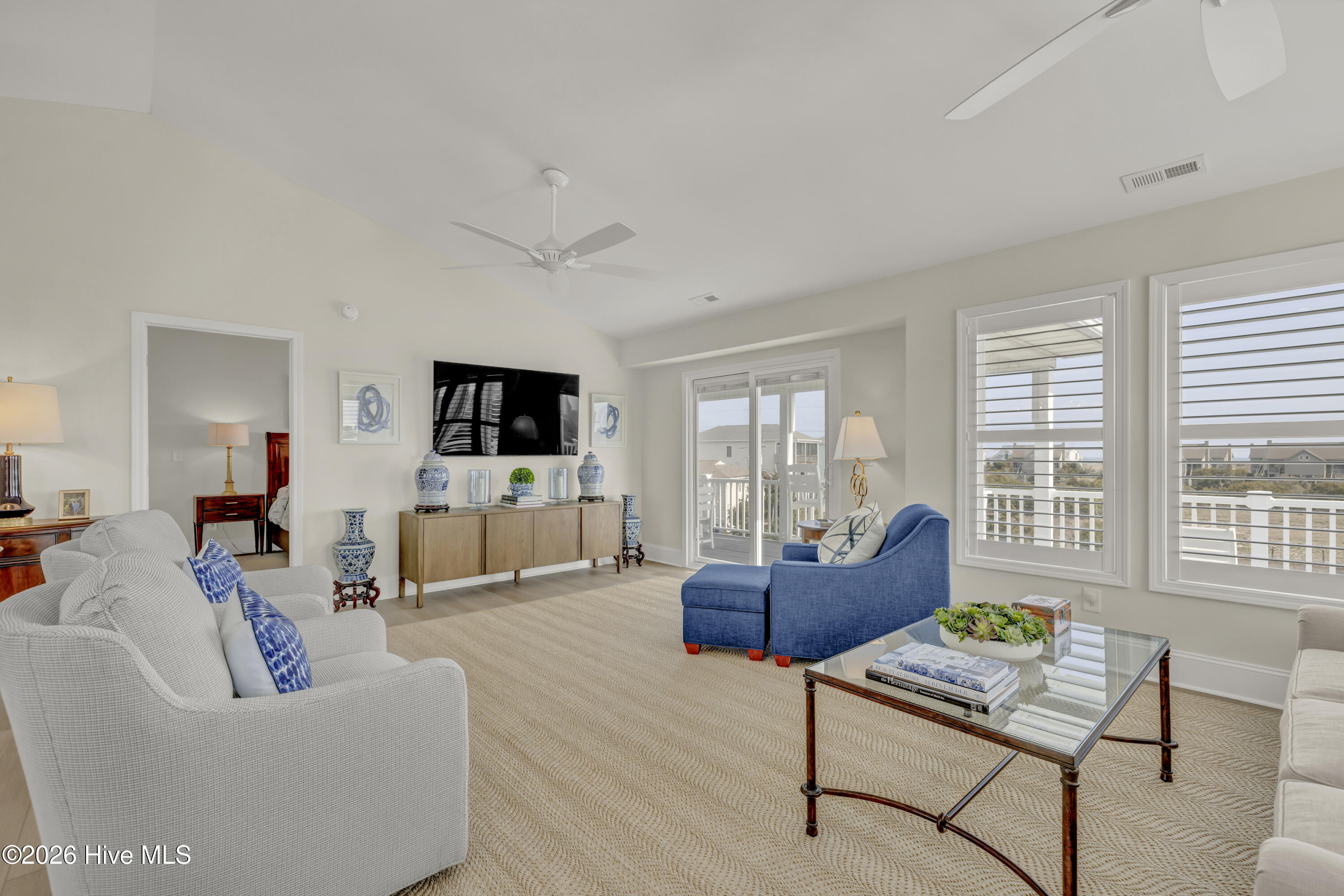 100559772 | Photo 10