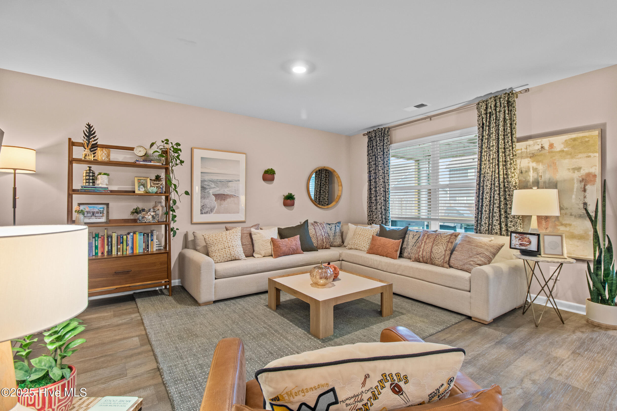 100533883 | Photo 15