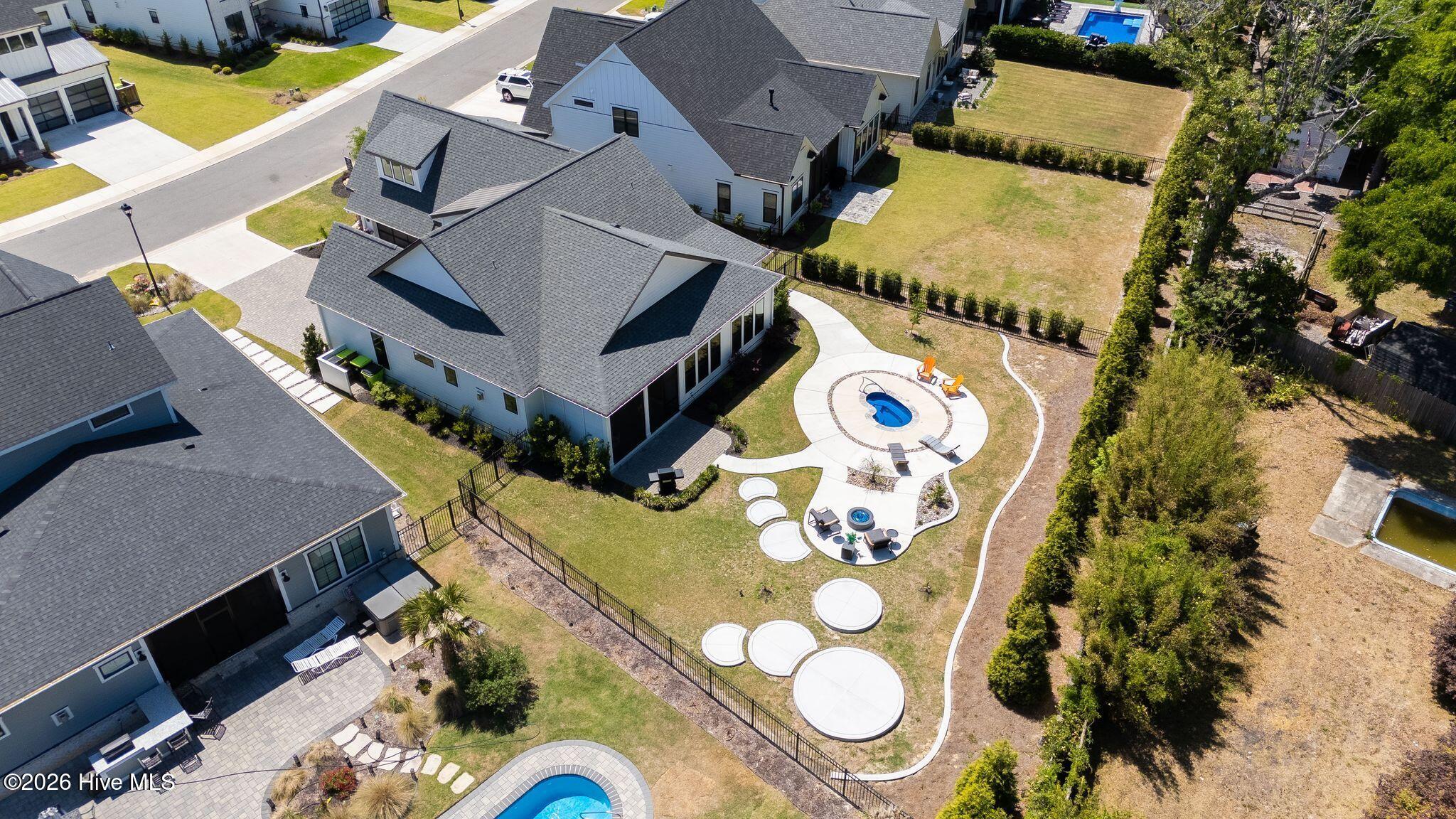 100569019 | Photo 58