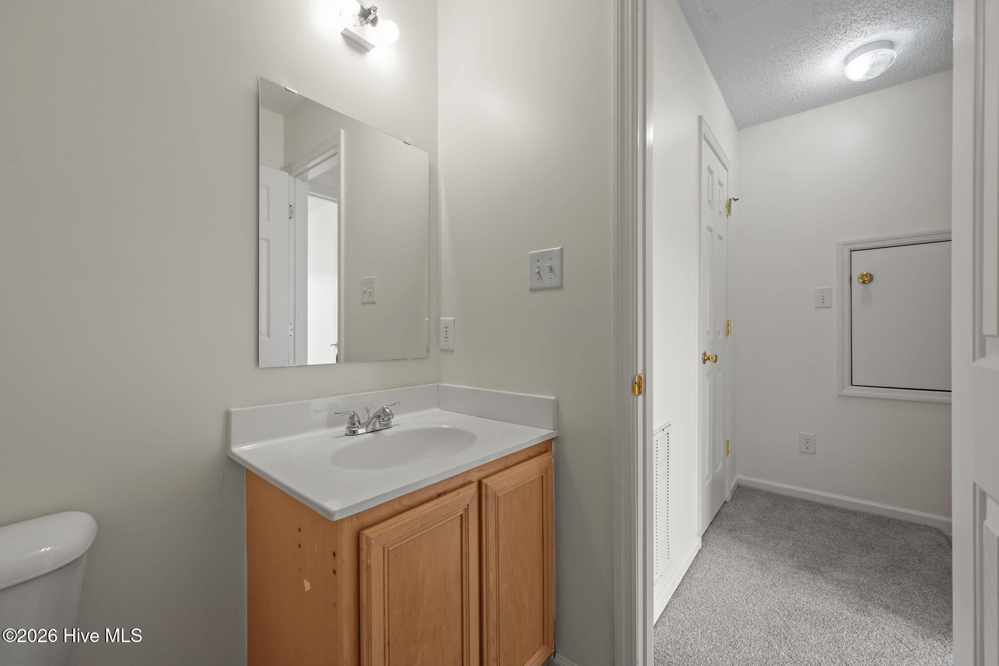 100562645 | Photo 25