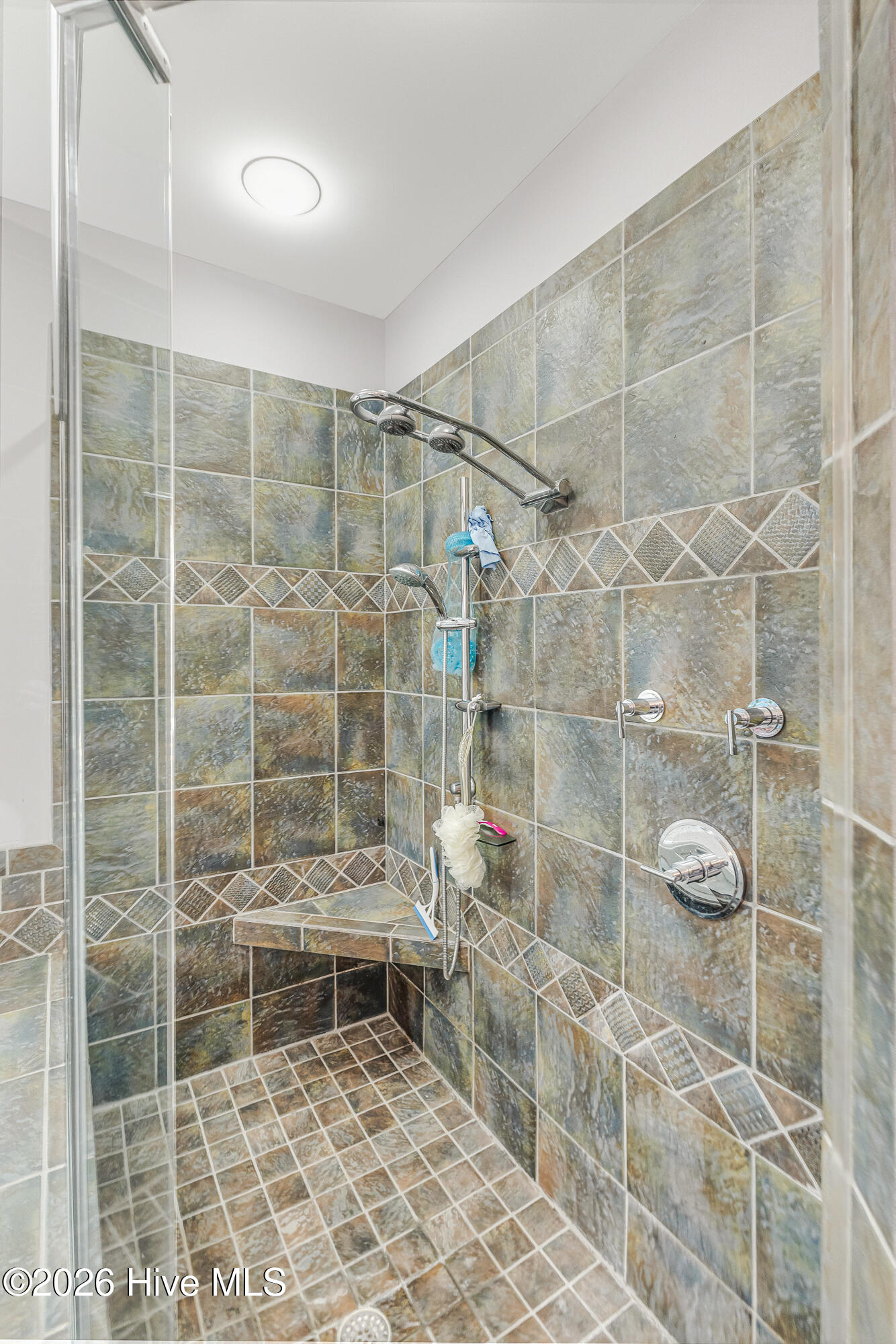 100570031 | Photo 36