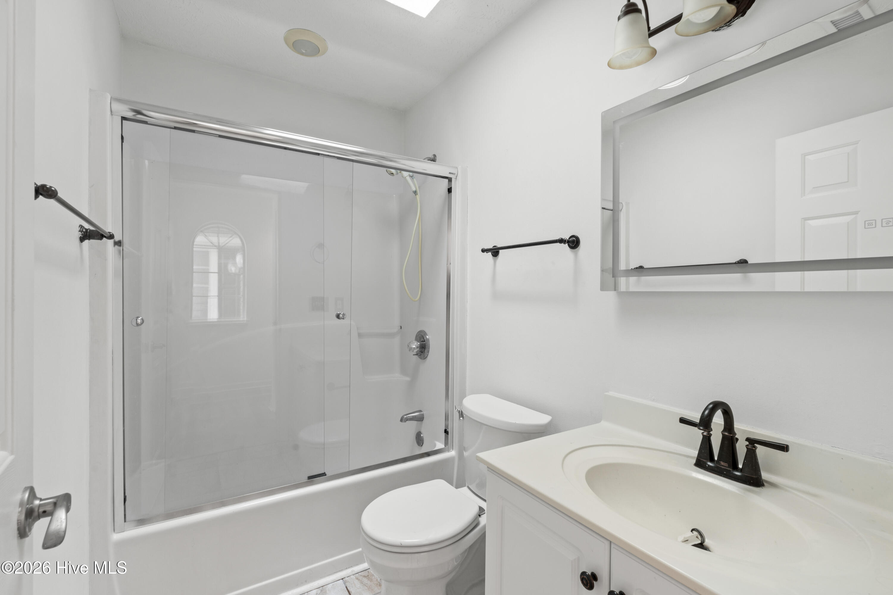 100562430 | Photo 33