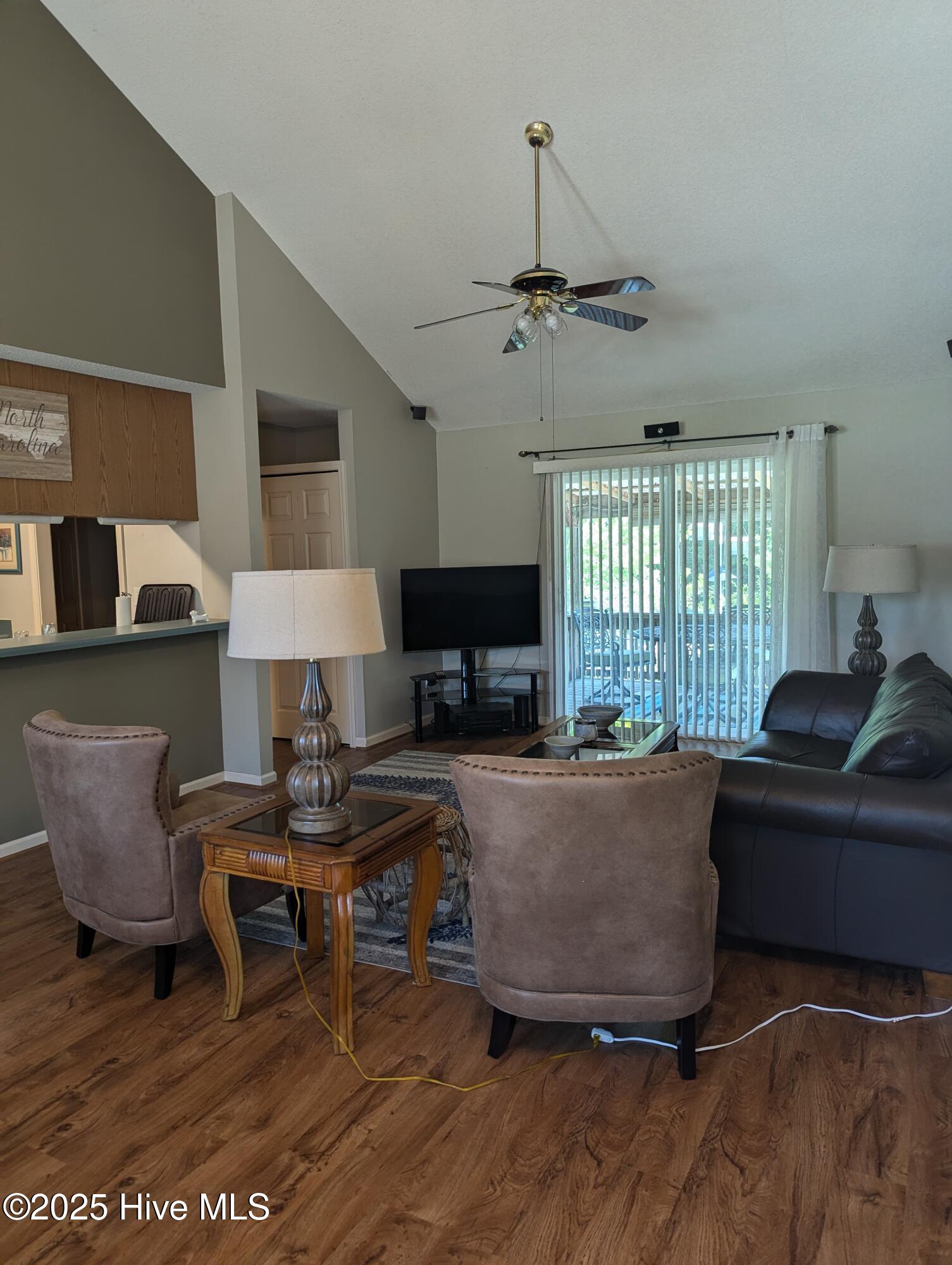 100540612 | Photo 18