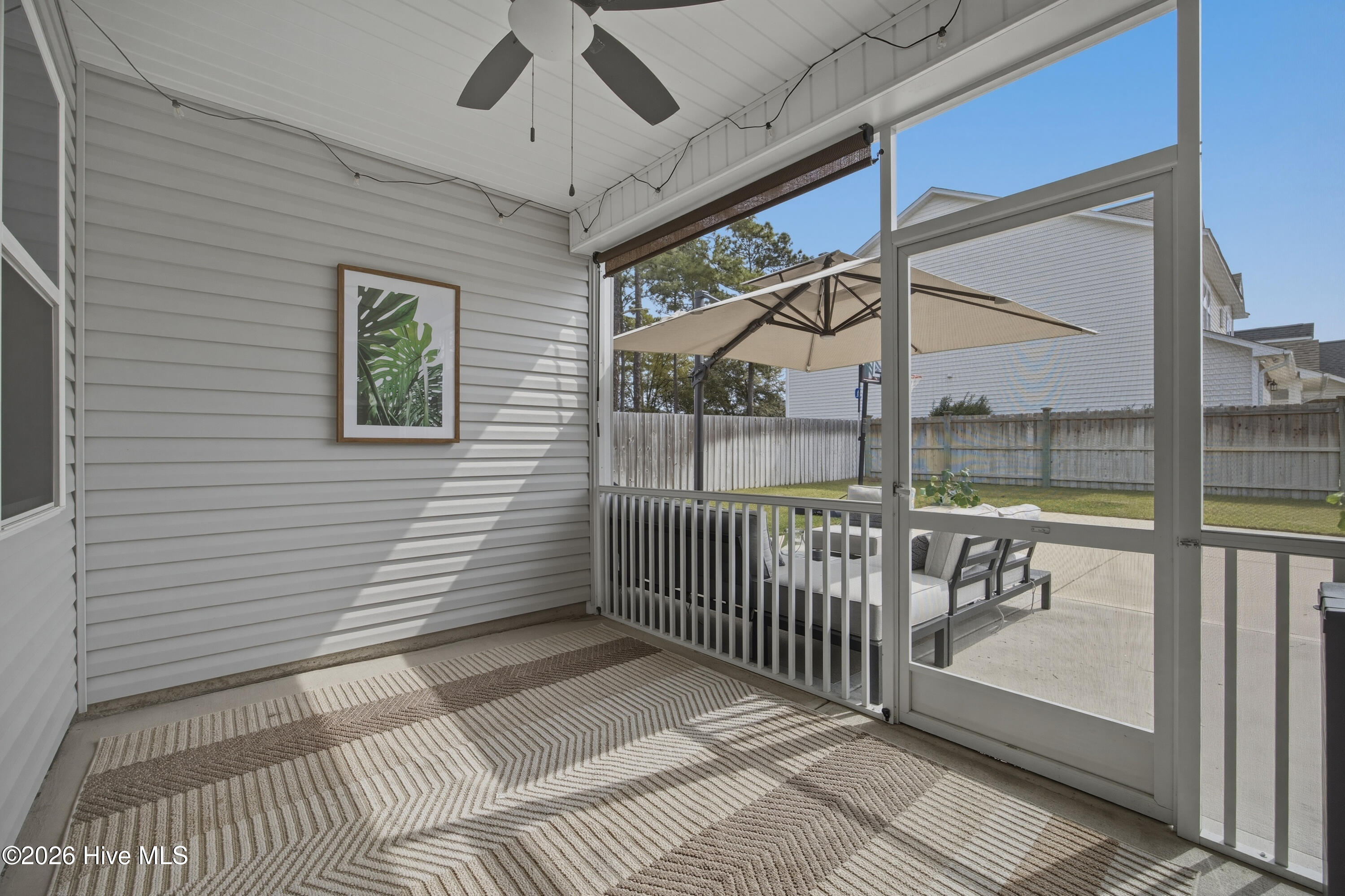 100563122 | Photo 45