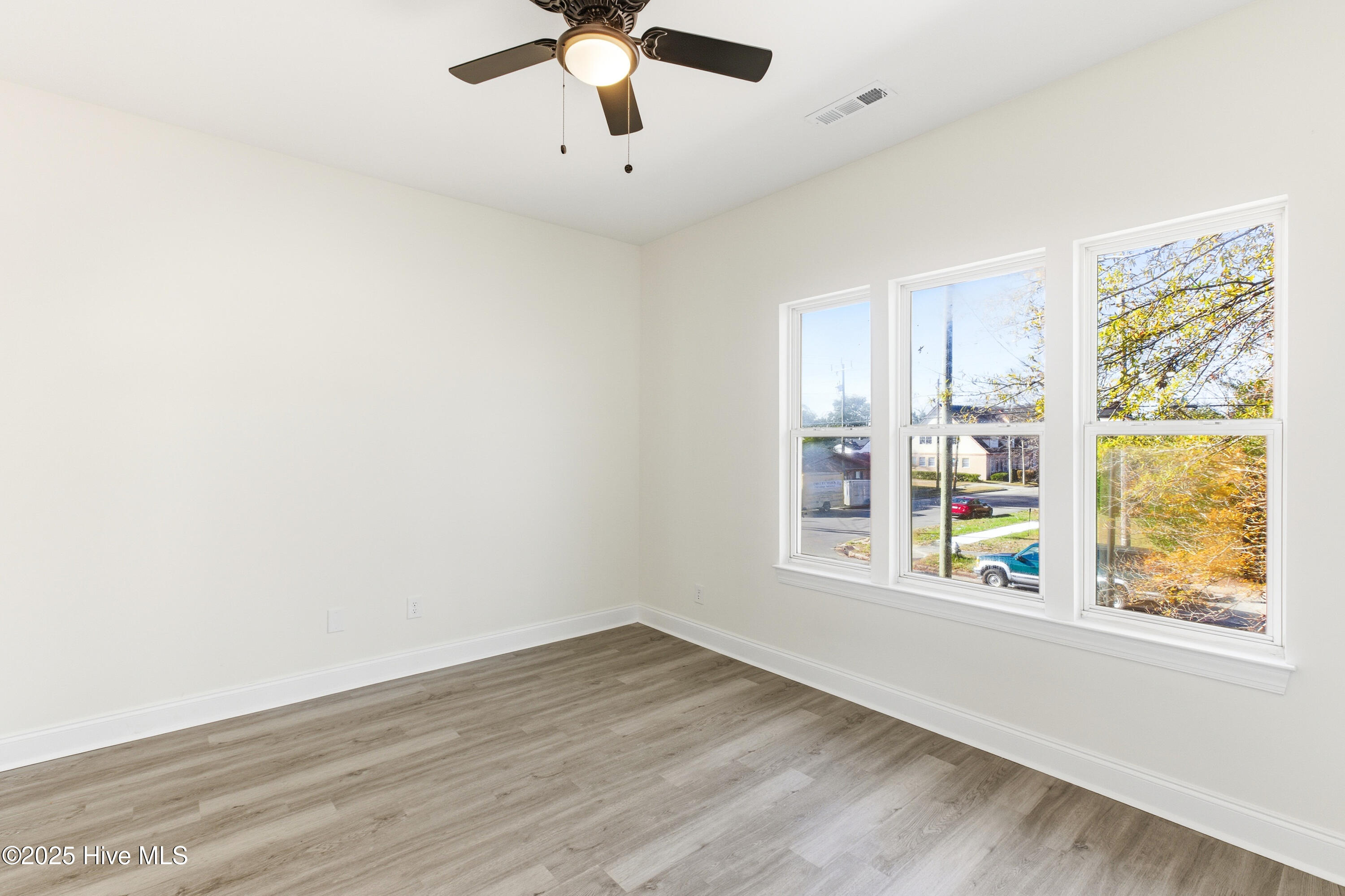 100545446 | Photo 20