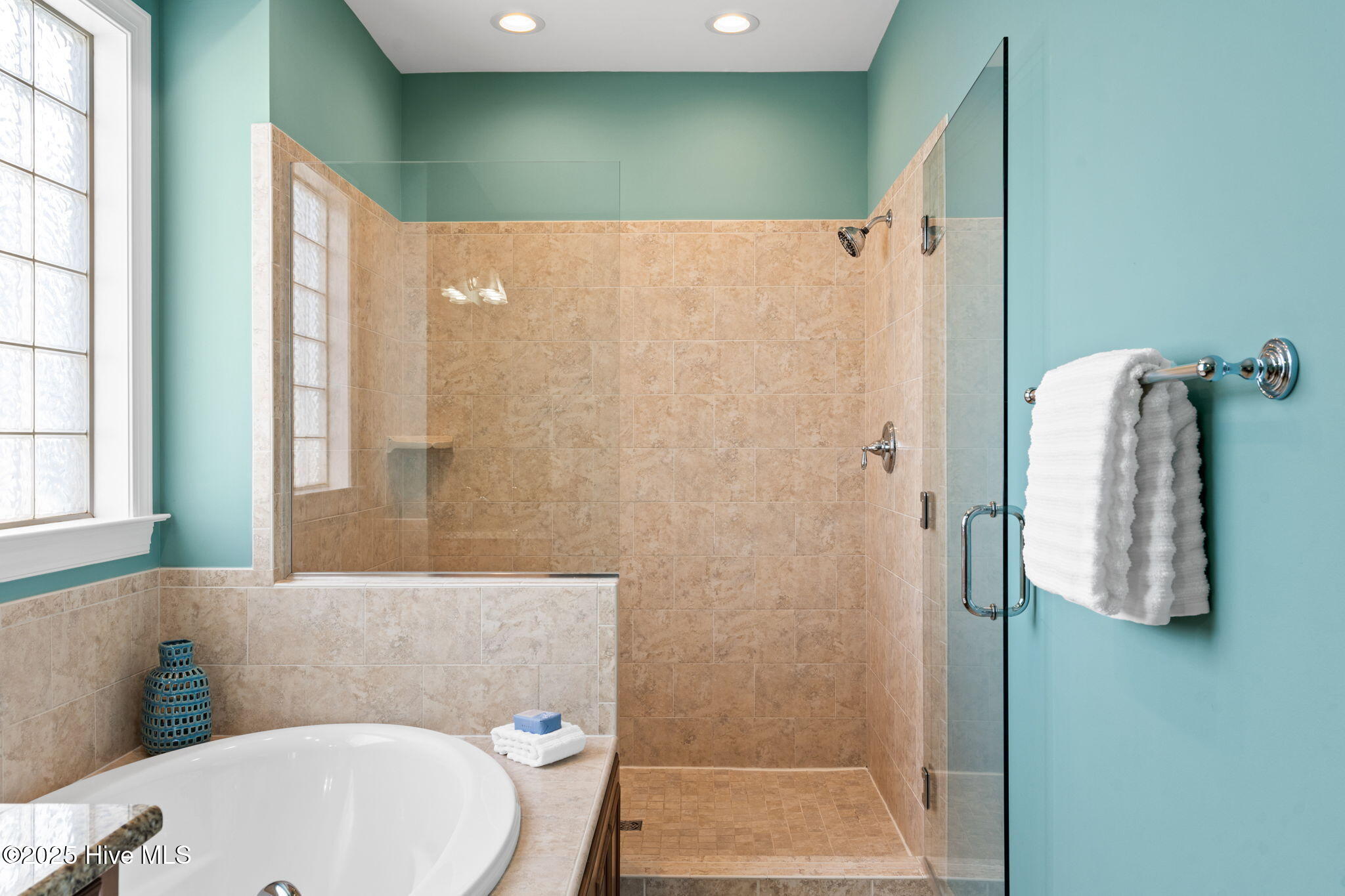 100542576 | Photo 30