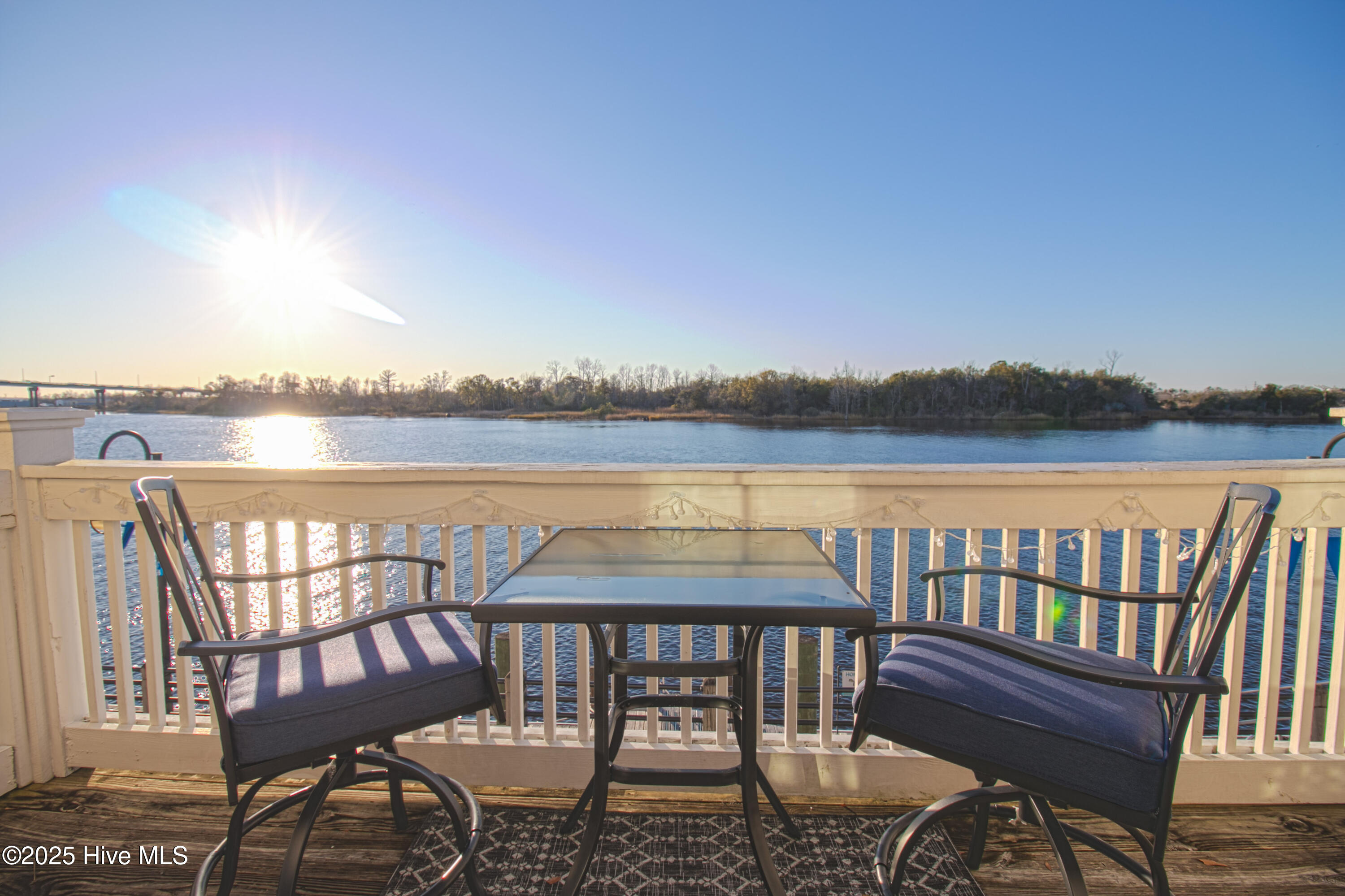 100545473 | Photo 49