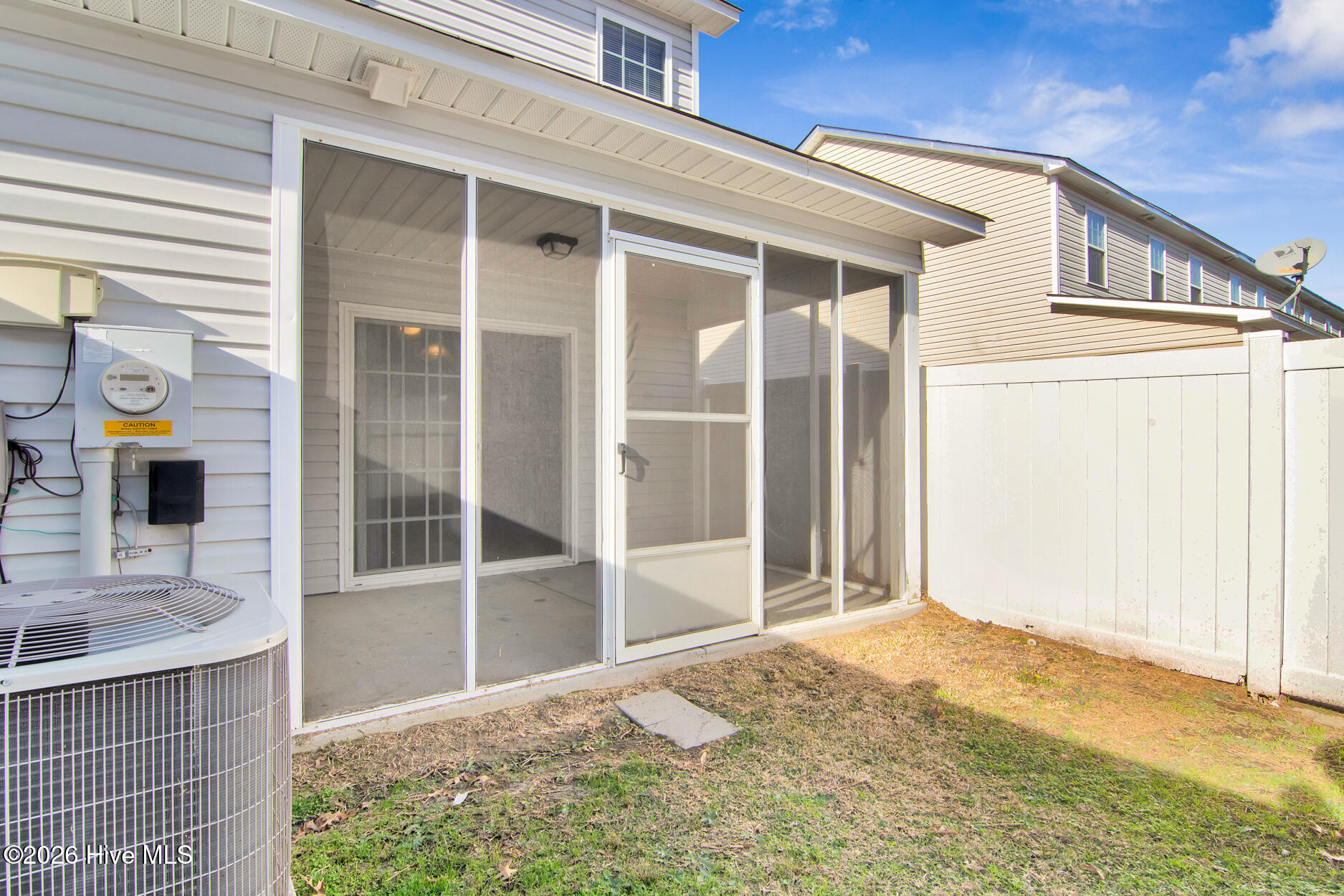 100548163 | Photo 16