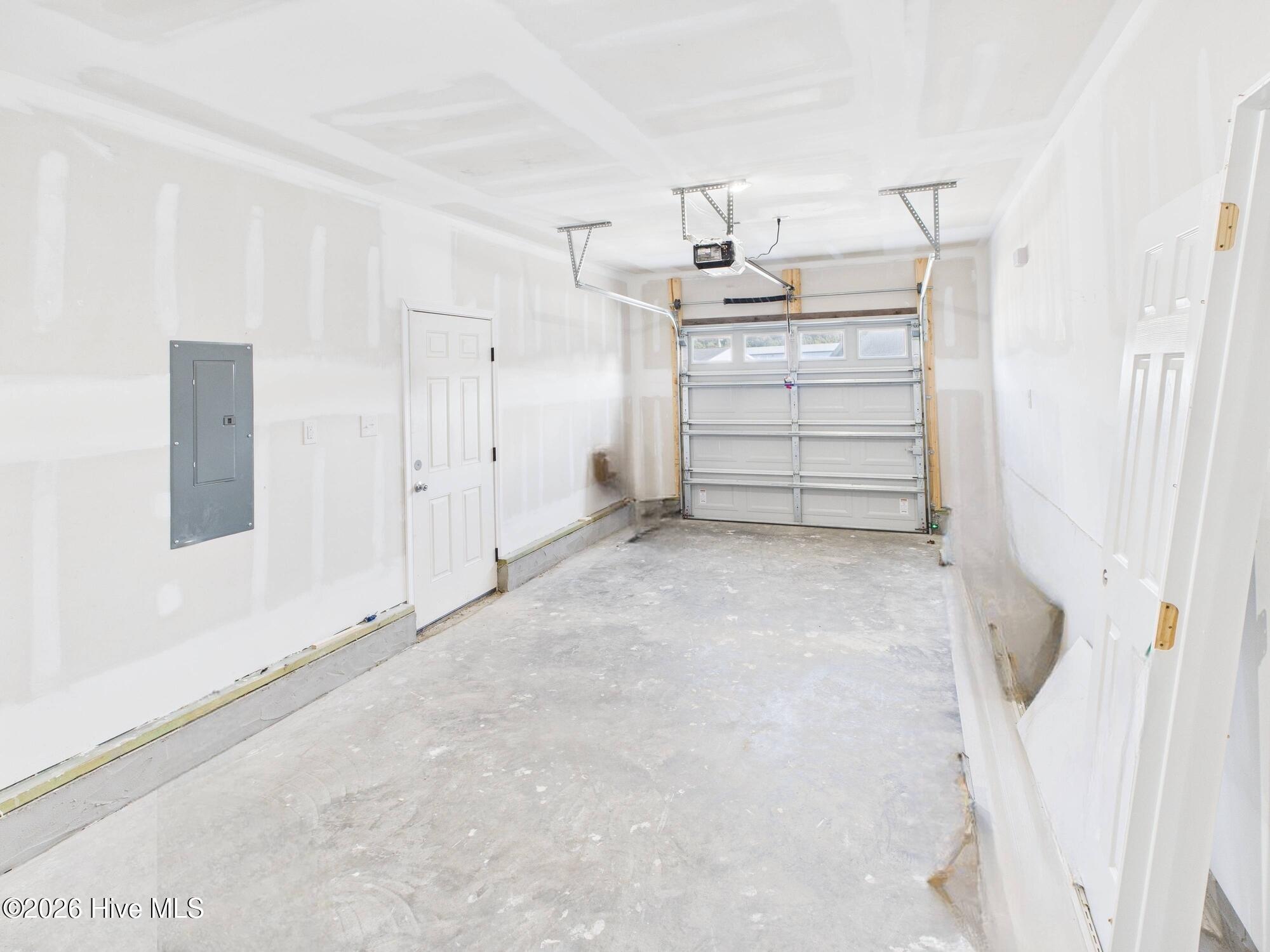 100550436 | Photo 25