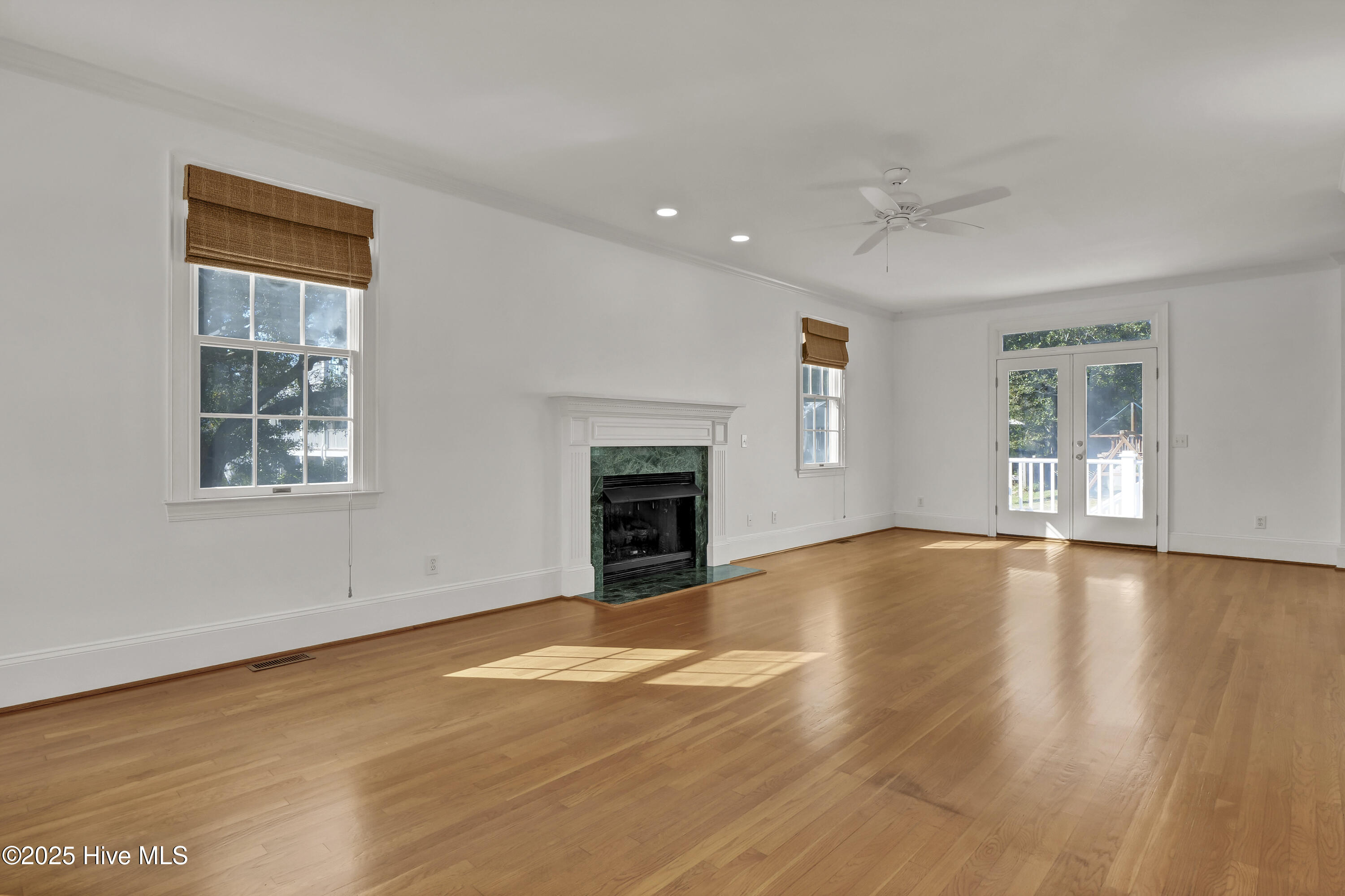 100540971 | Photo 15