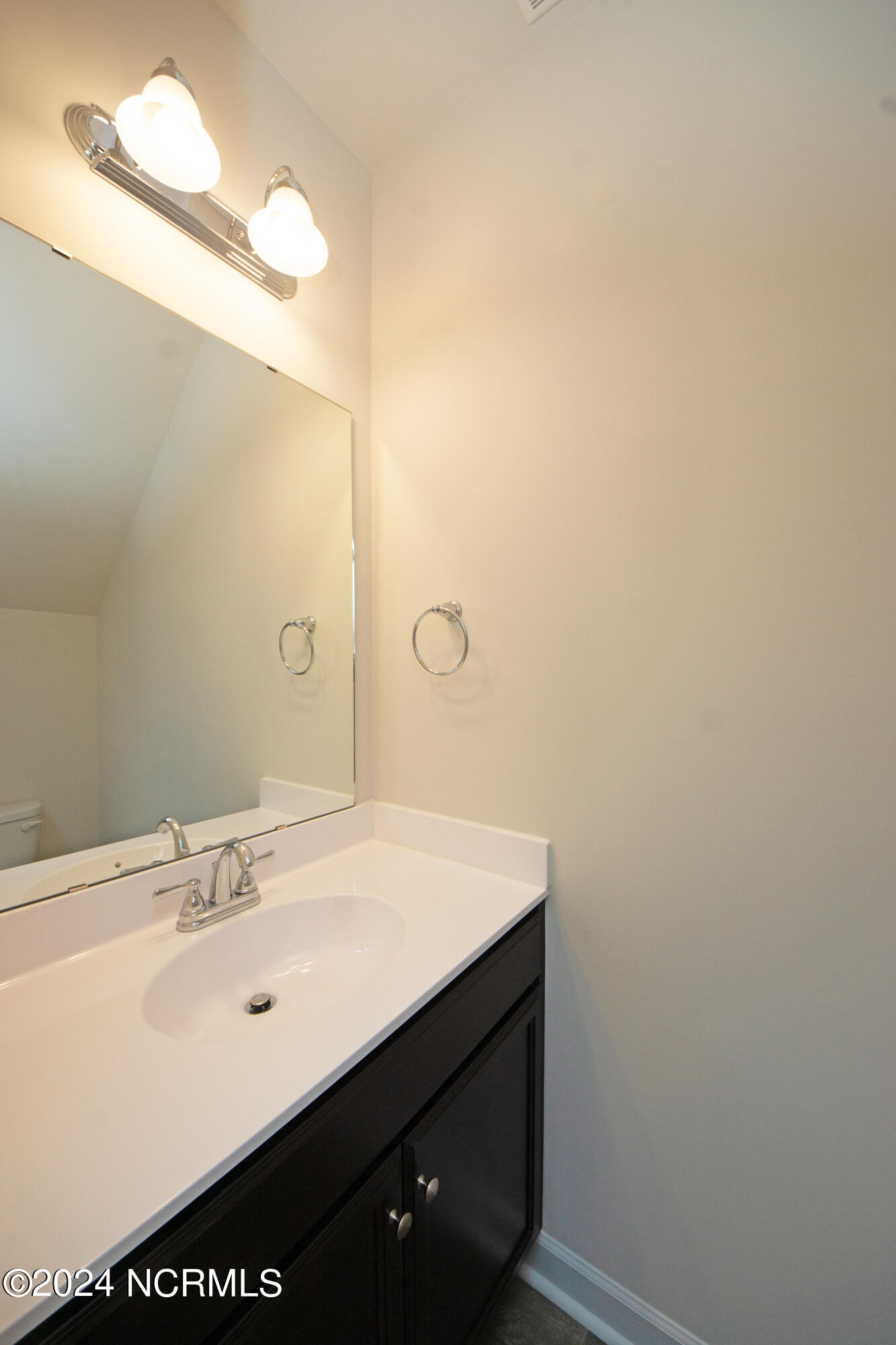 100561401 | Photo 20