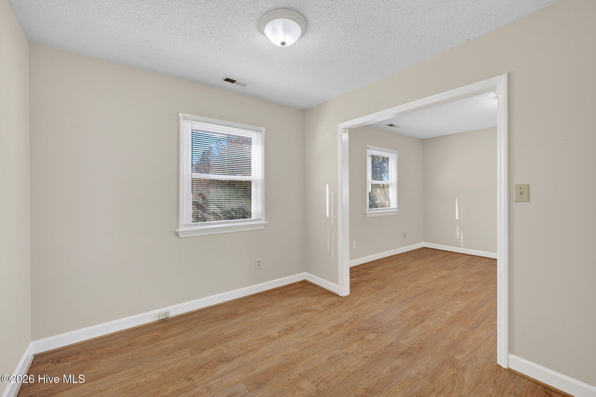 100545723 | Photo 26