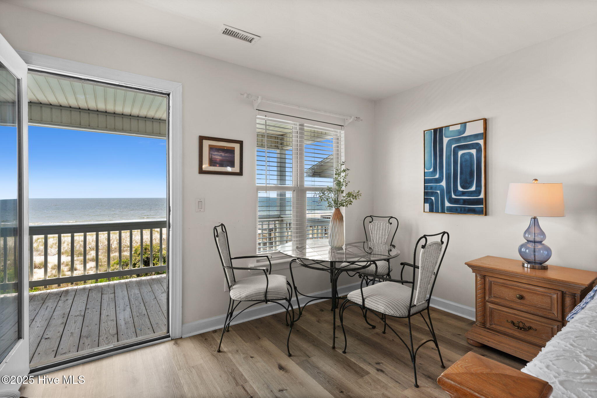 100515755 | Photo 30