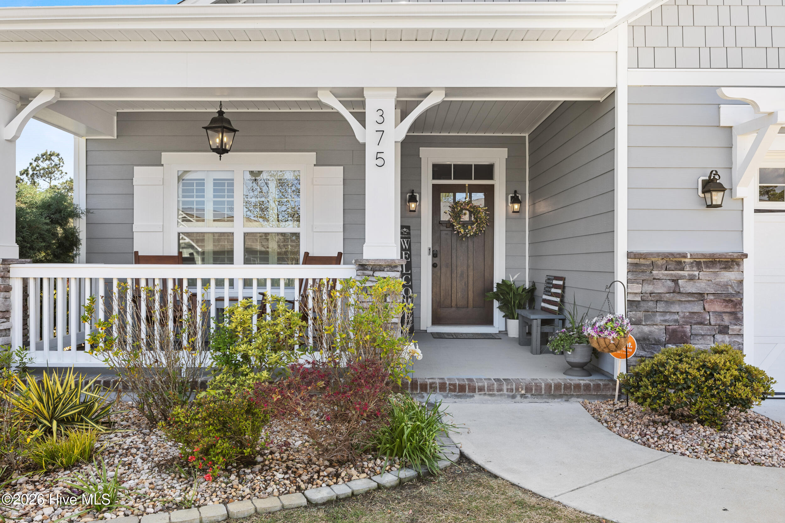 100564447 | Photo 62