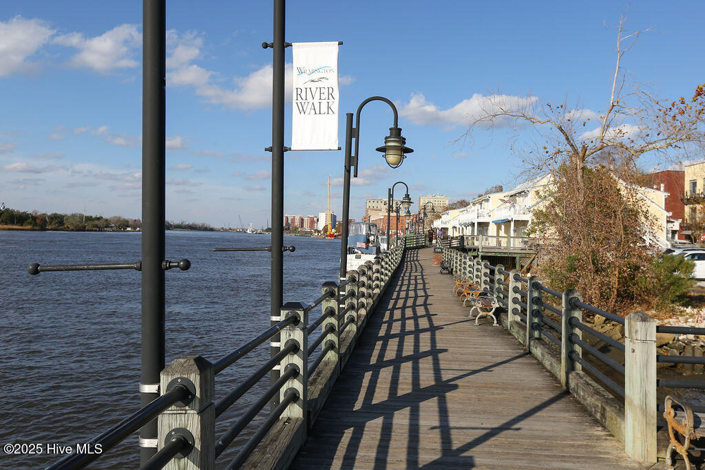 100544727 | Photo 51