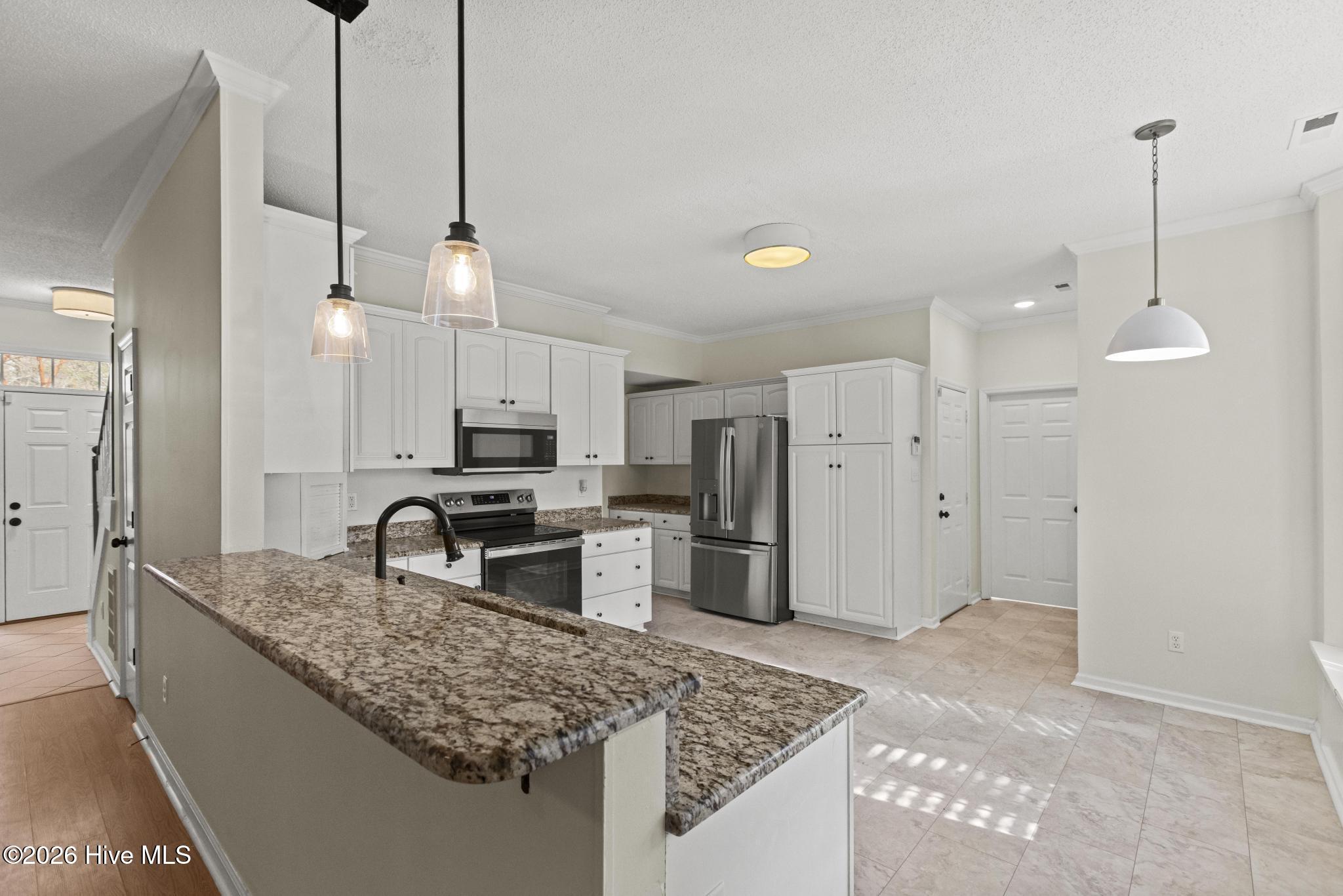 100548531 | Photo 13