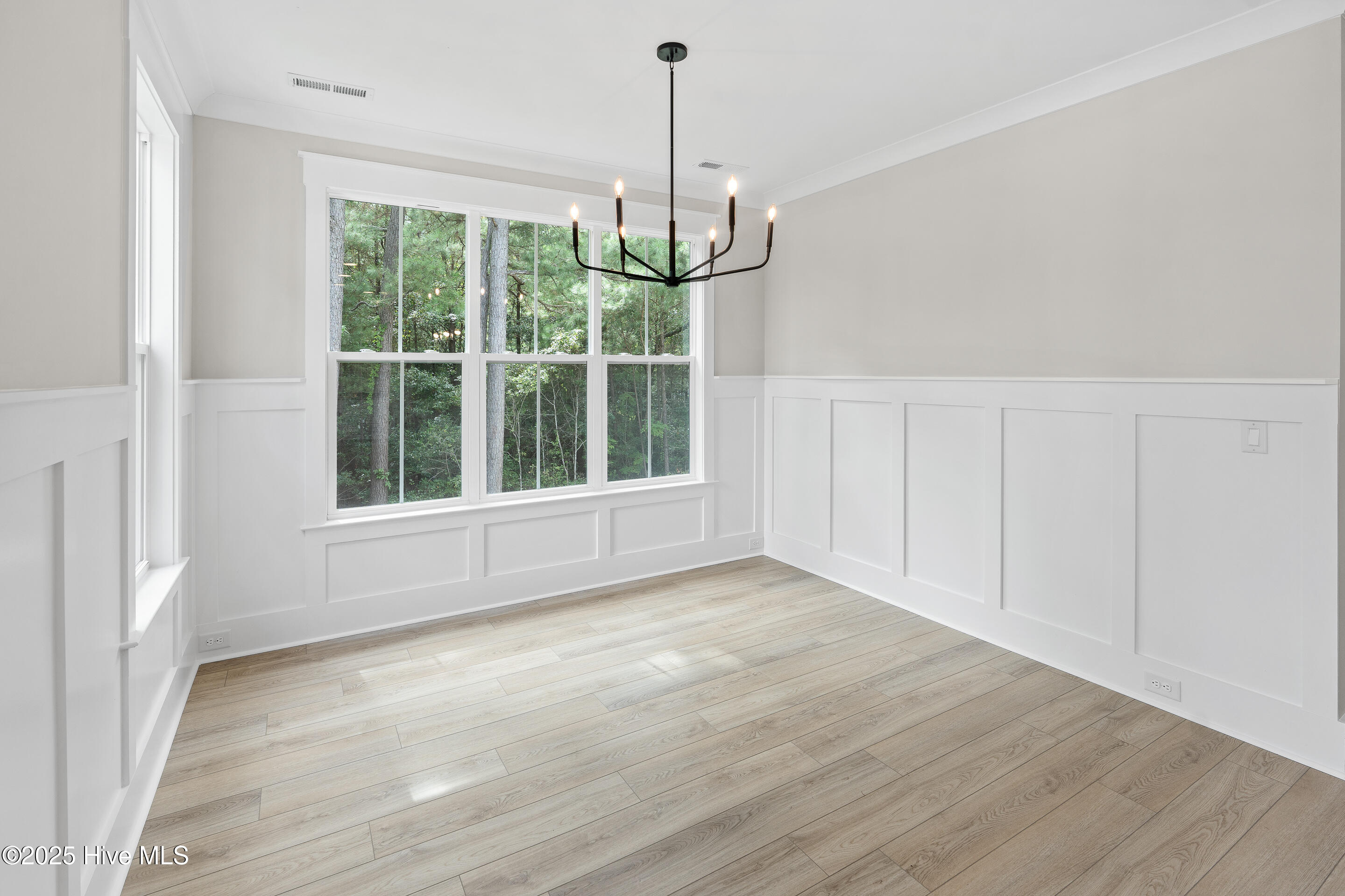 100552235 | Photo 15