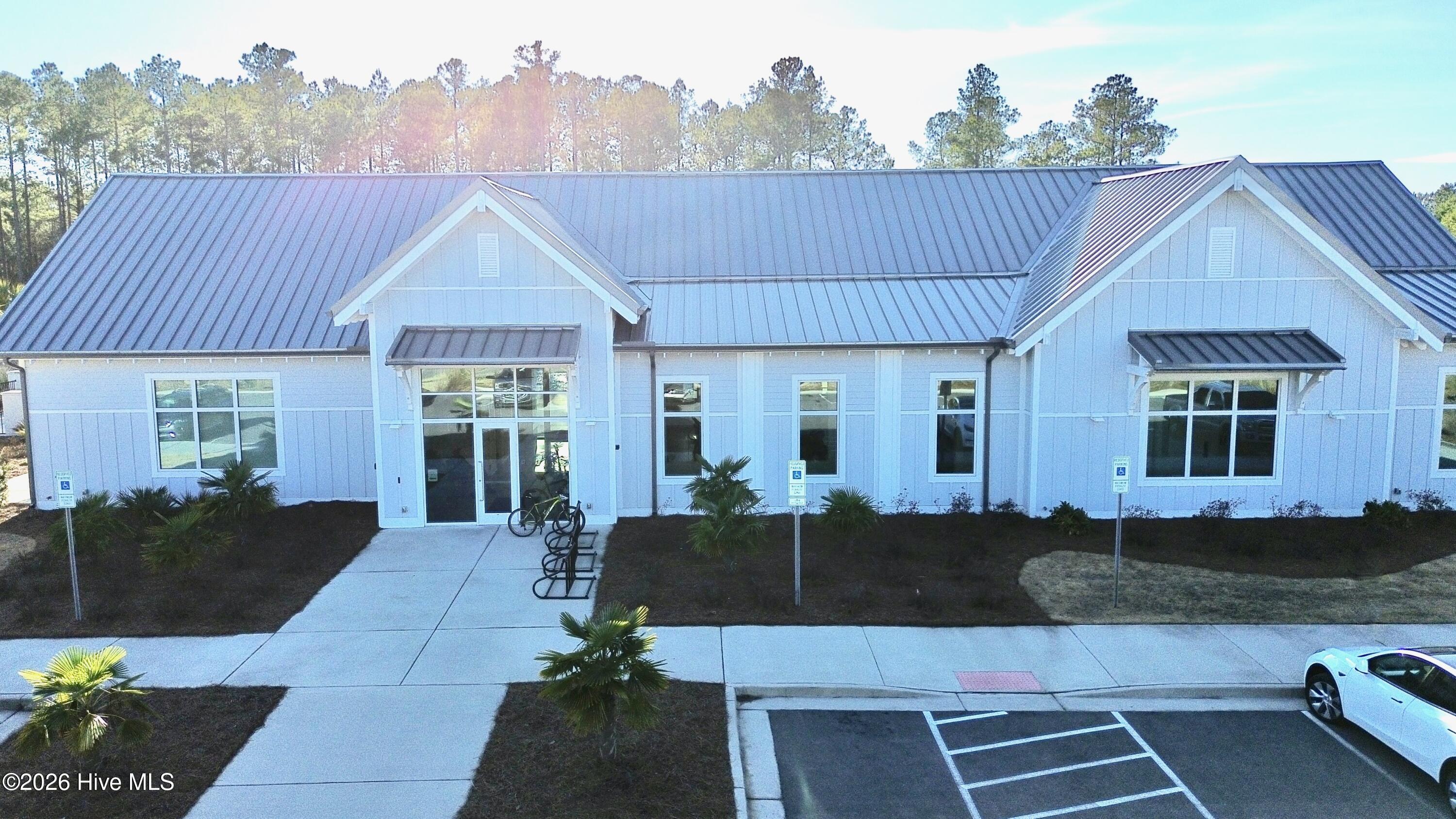 100557593 | Photo 38