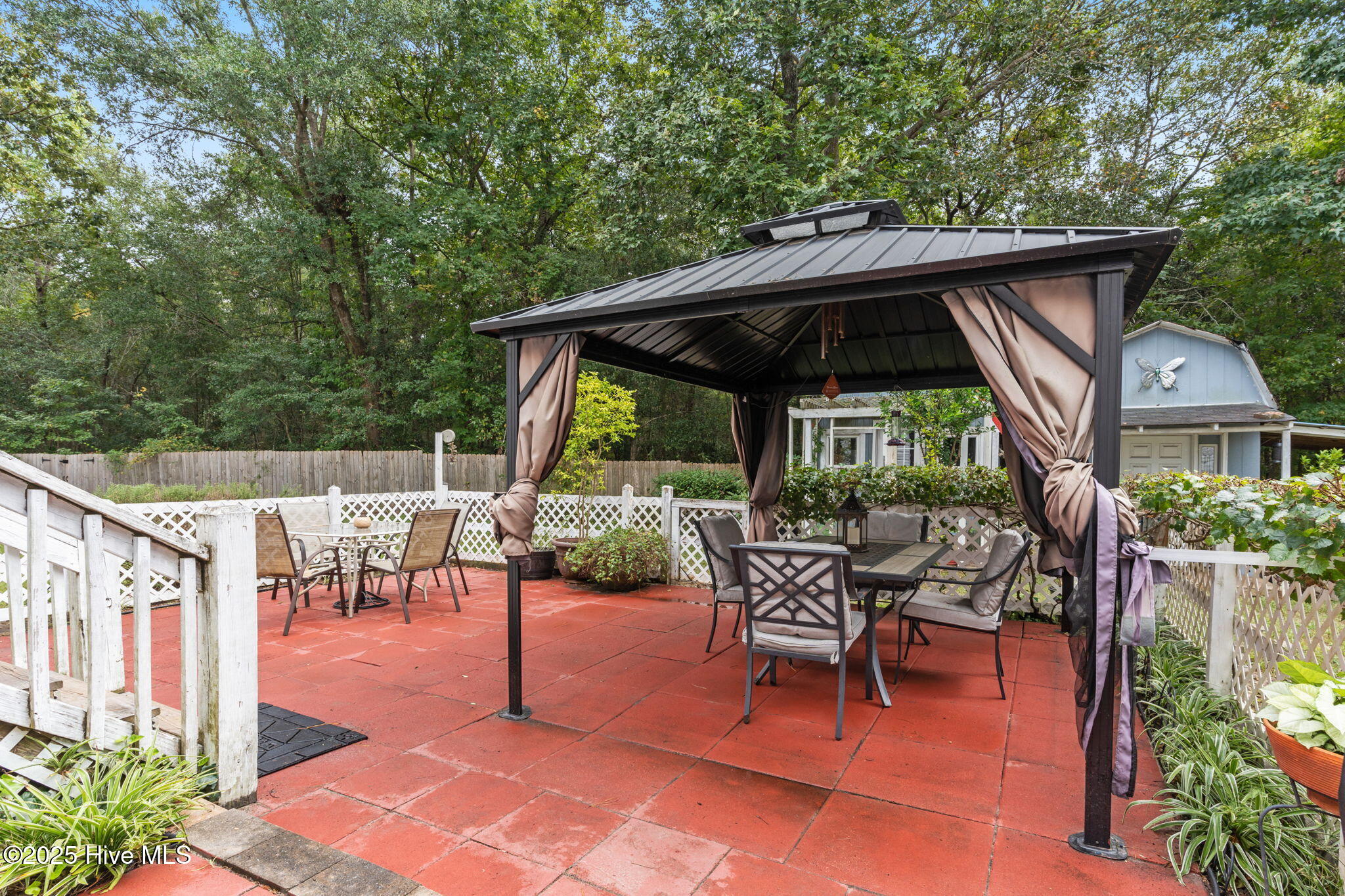 100531169 | Photo 55