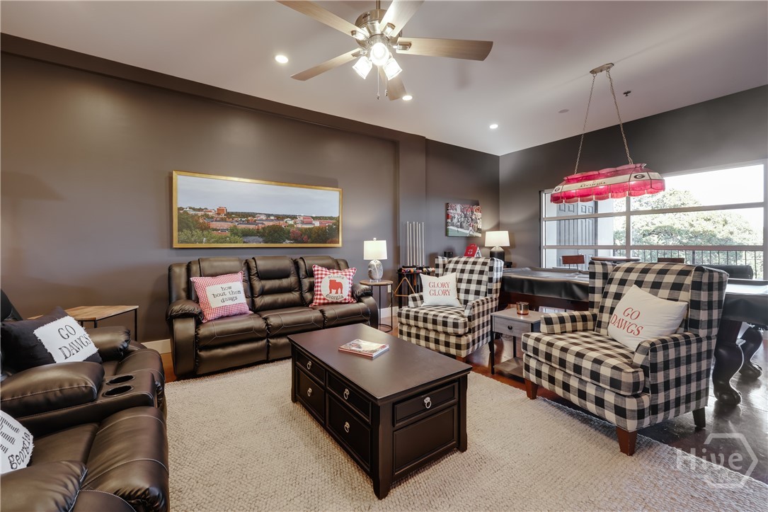 494 Baxter Street 32