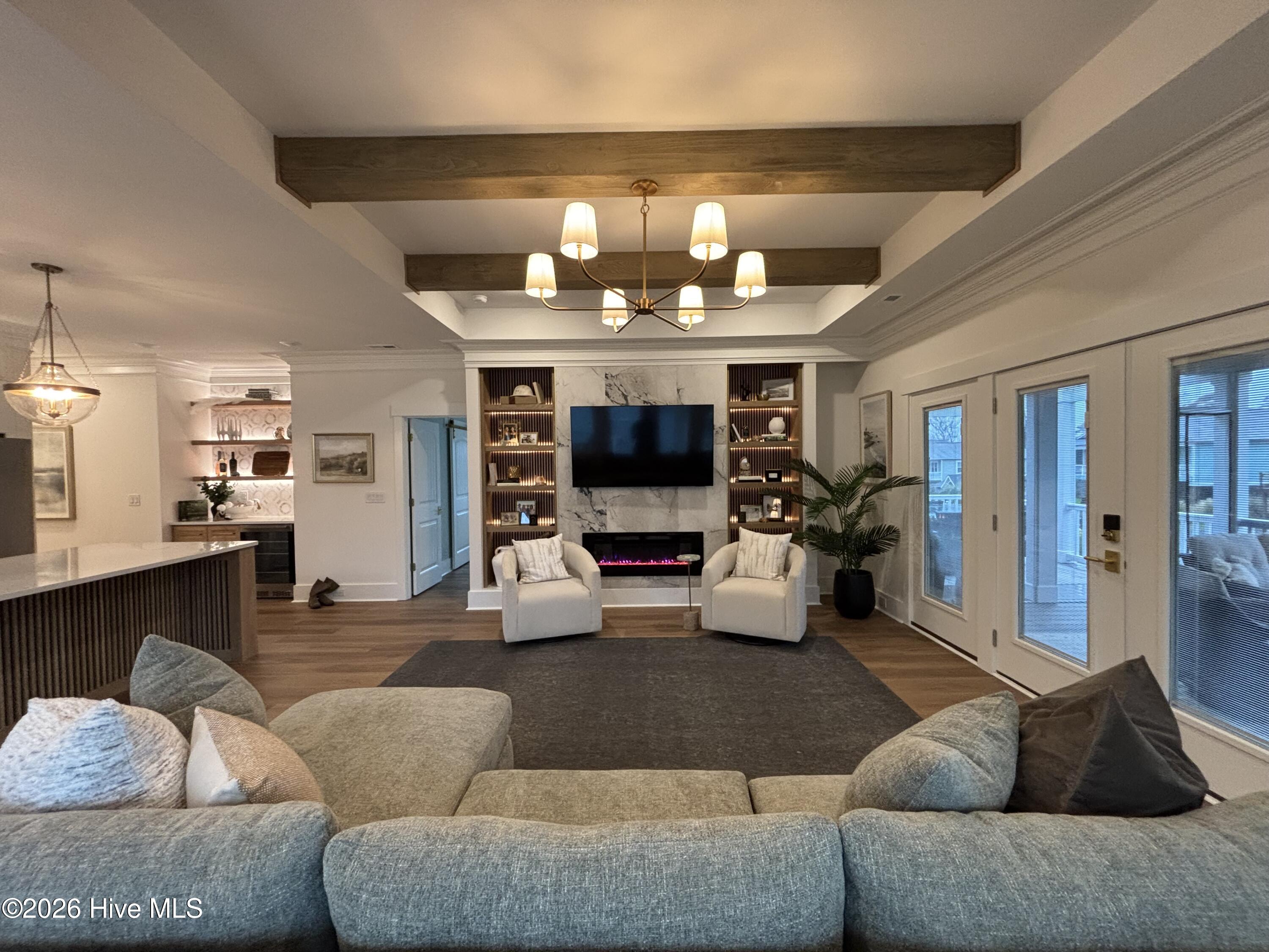 100516902 | Photo 58