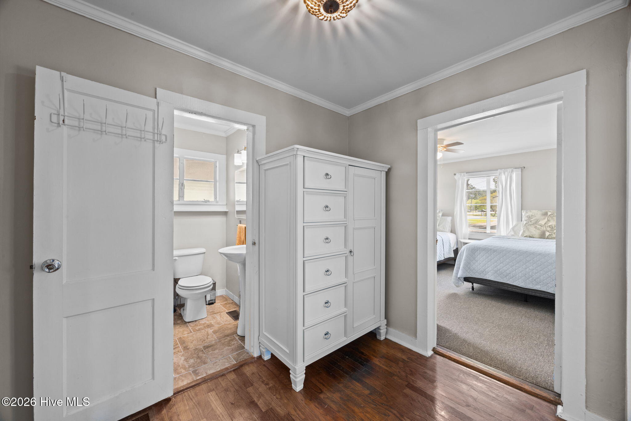 1103 Broad Street Ext,Oriental
