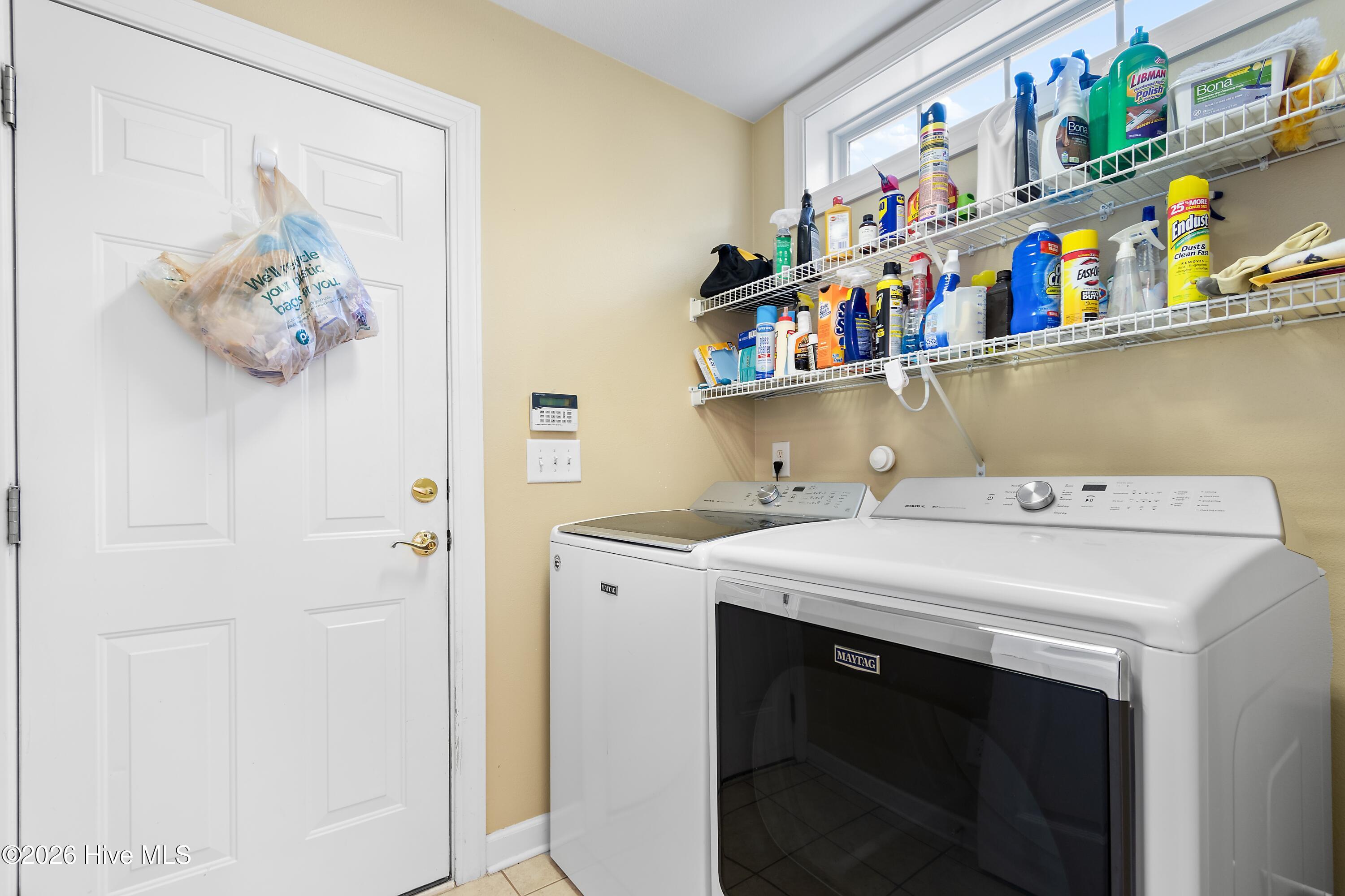 100549811 | Photo 43