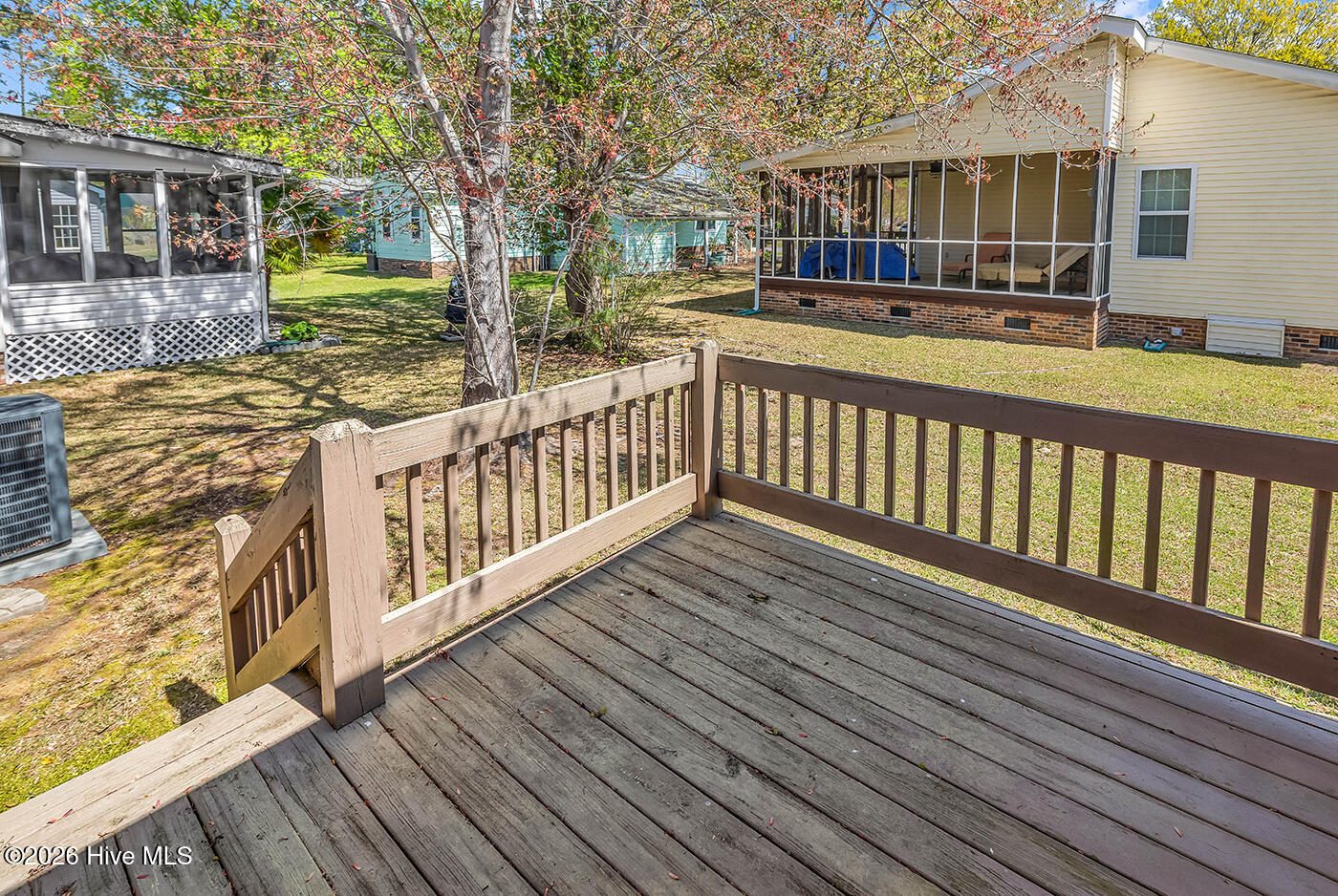 100563985 | Photo 21