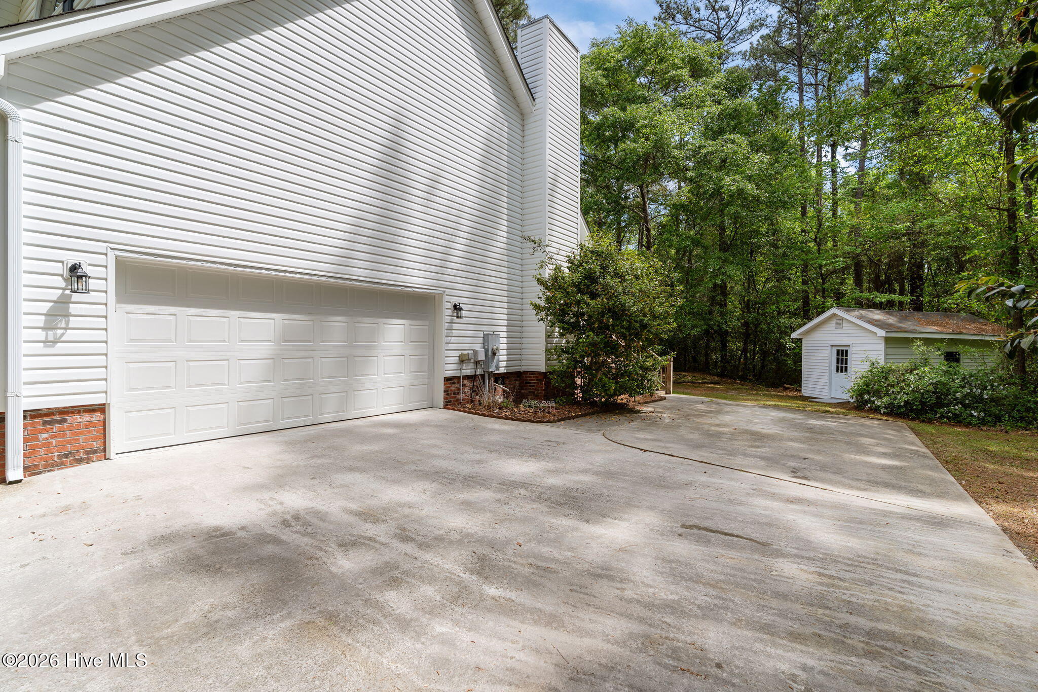 100568125 | Photo 47