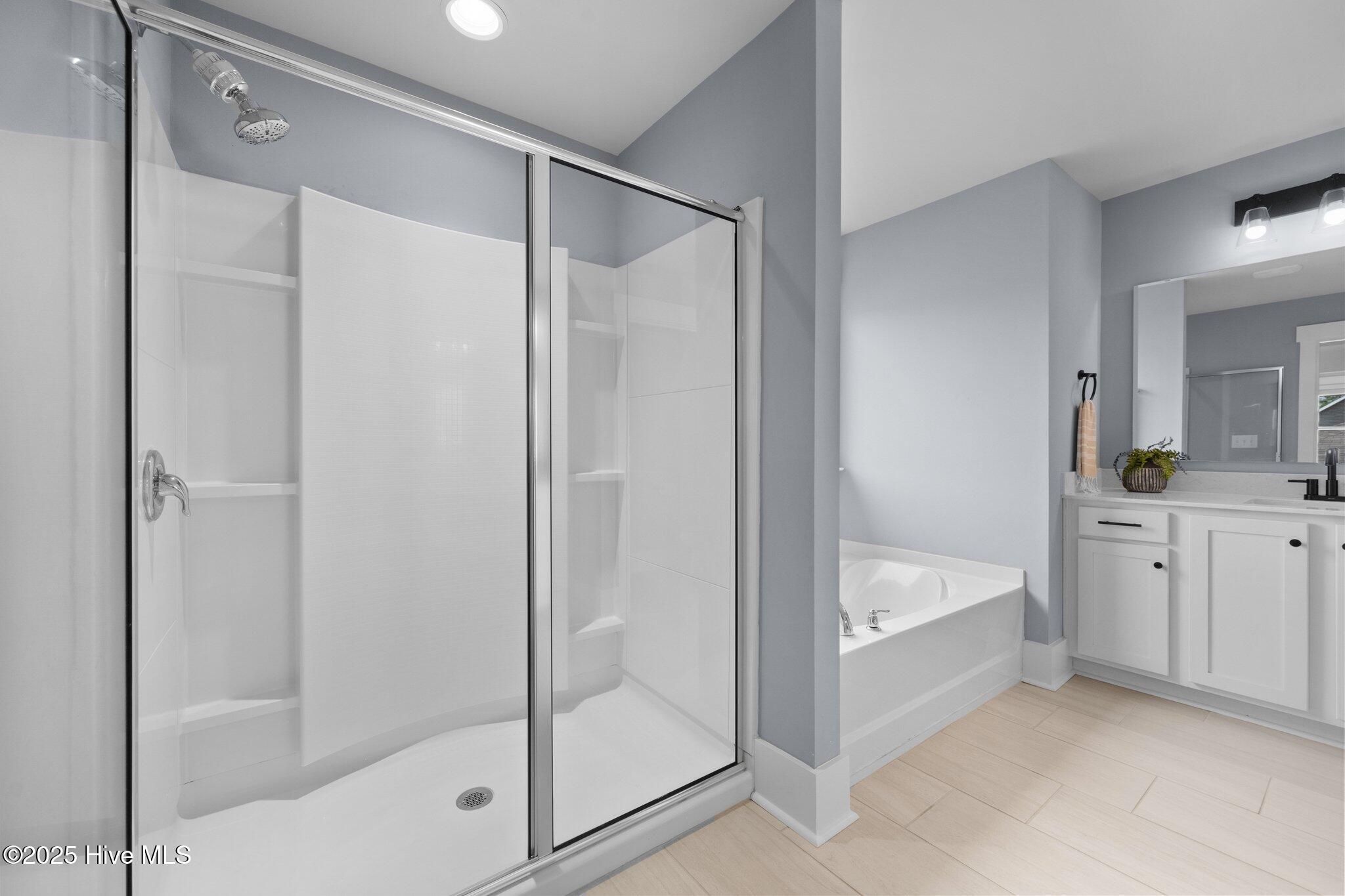 100545620 | Photo 29