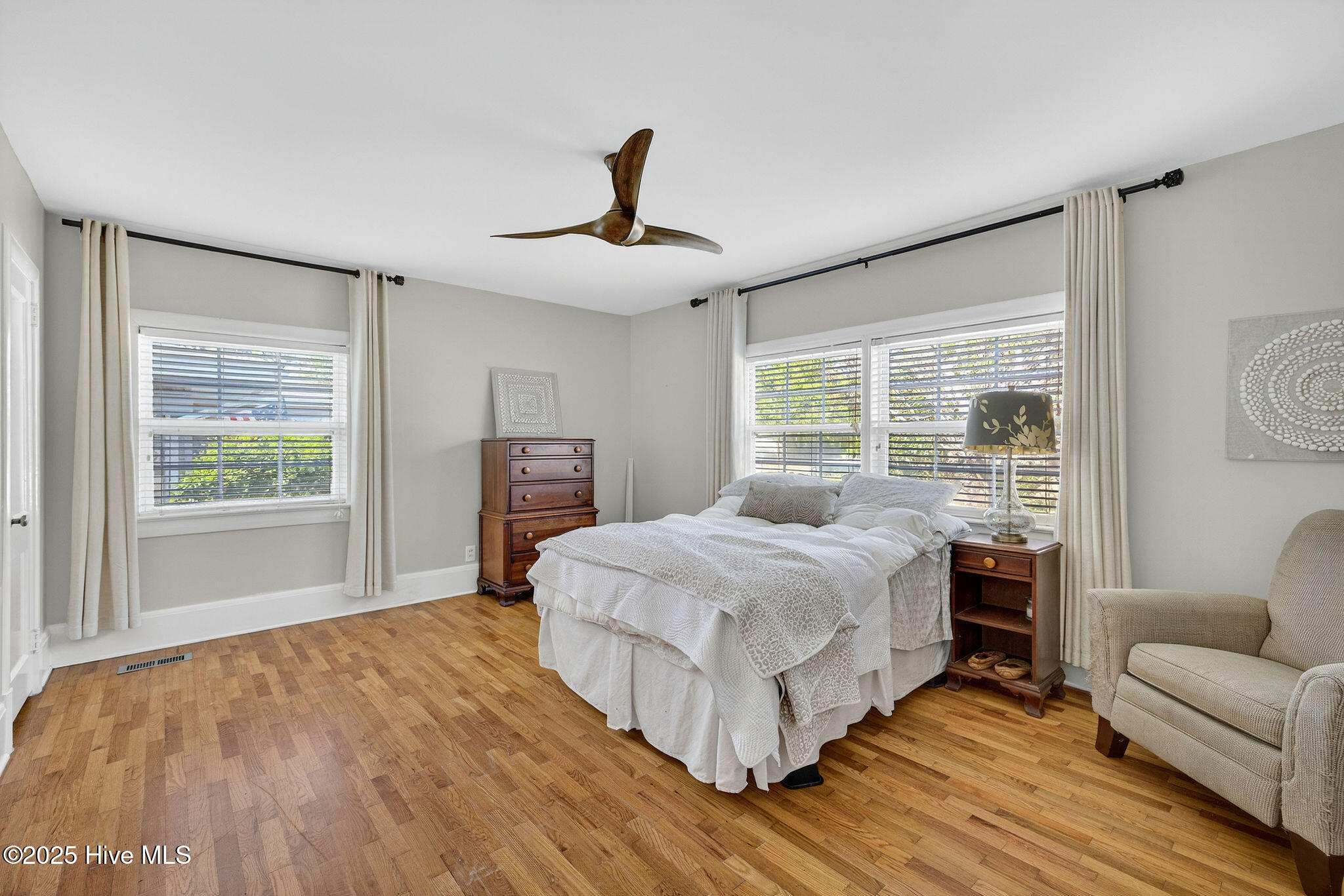 100539754 | Photo 33