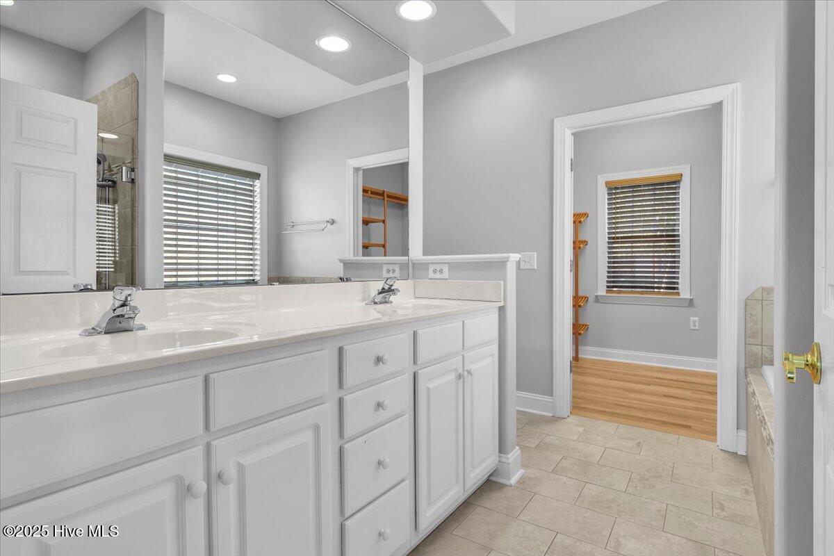 100534283 | Photo 24